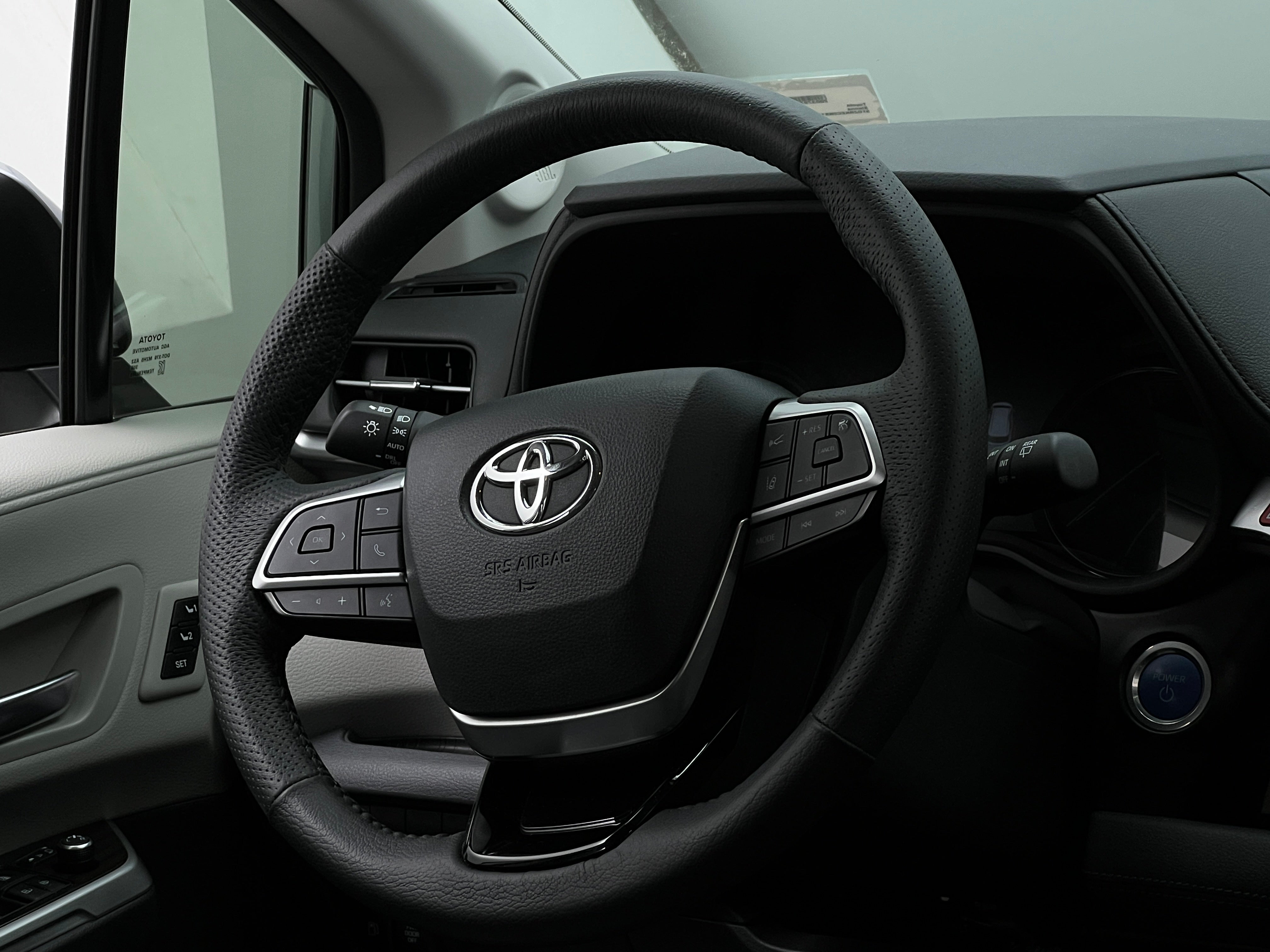 2022 Toyota Sienna Limited 4
