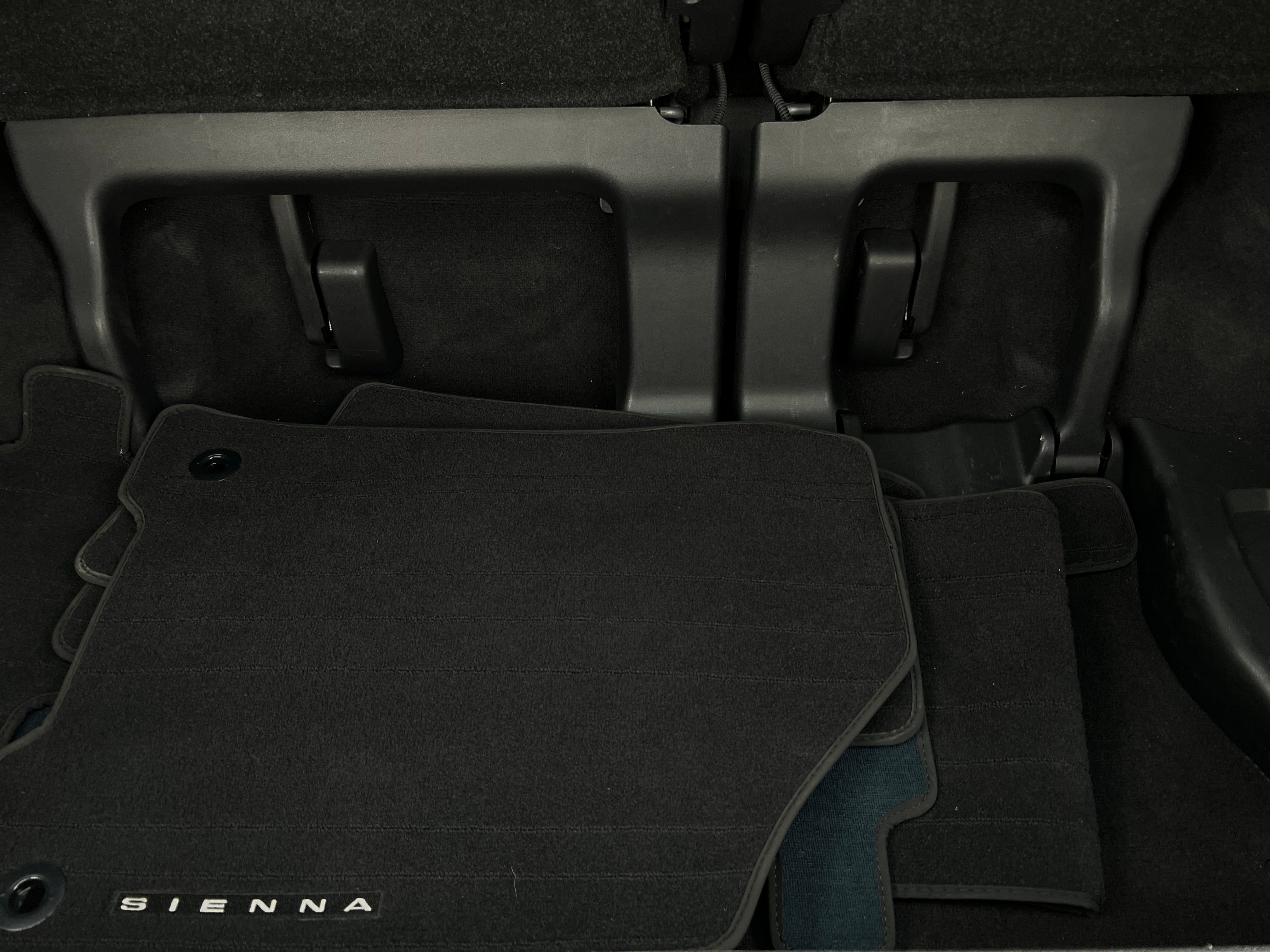 2022 Toyota Sienna Limited 6