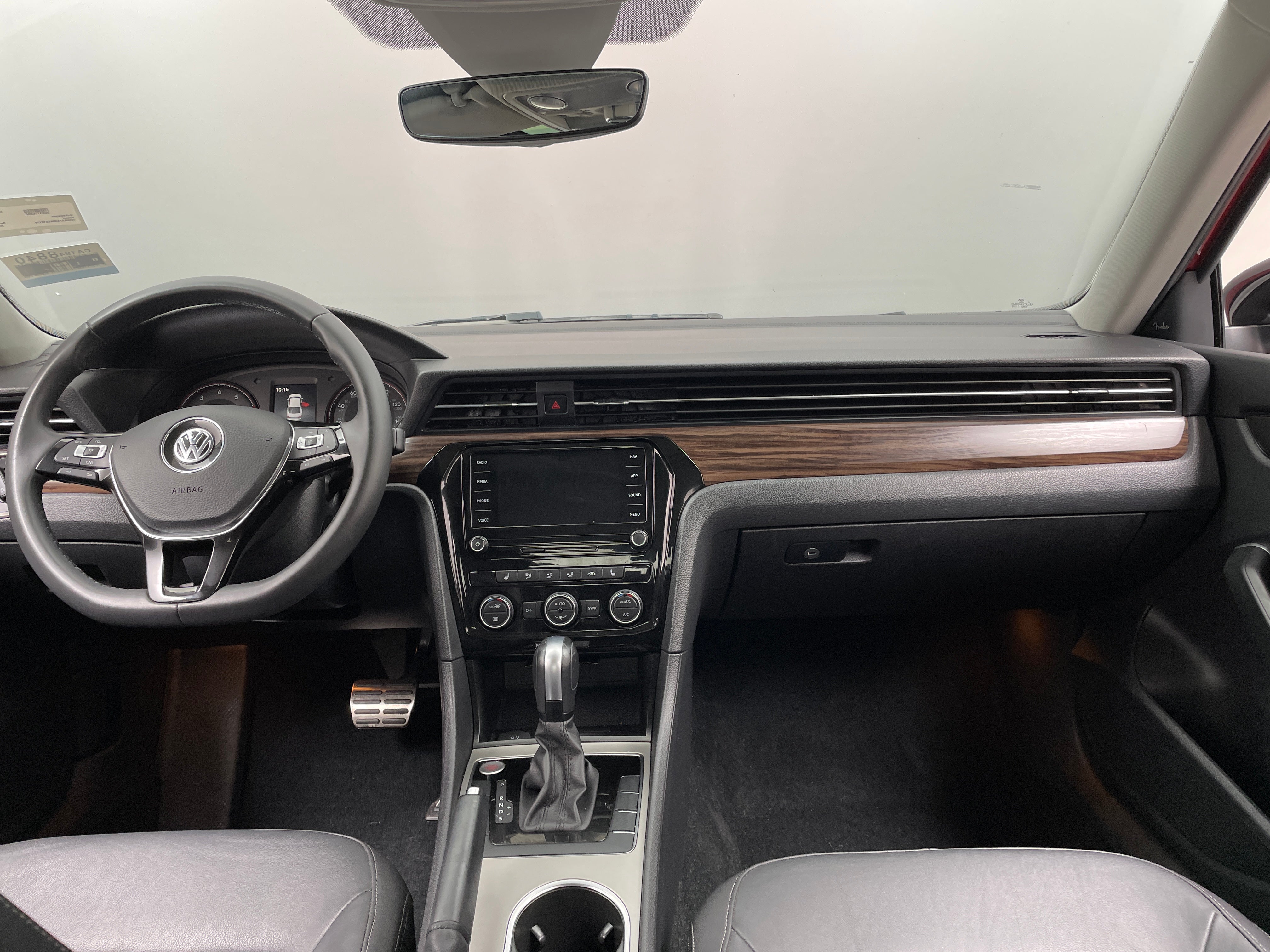 2022 Volkswagen Passat Limited Edition 2