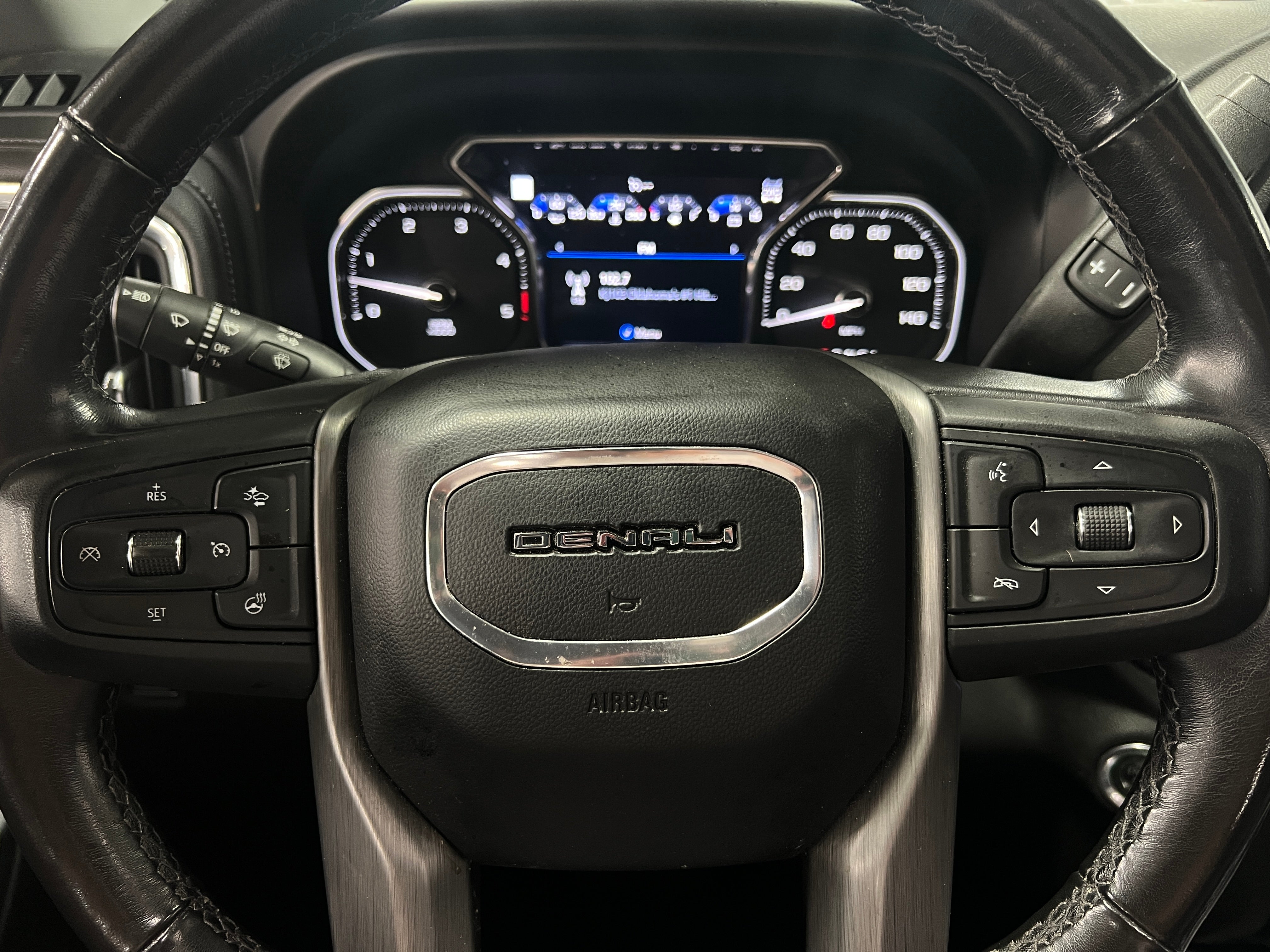 2022 GMC Sierra 2500 Denali 4