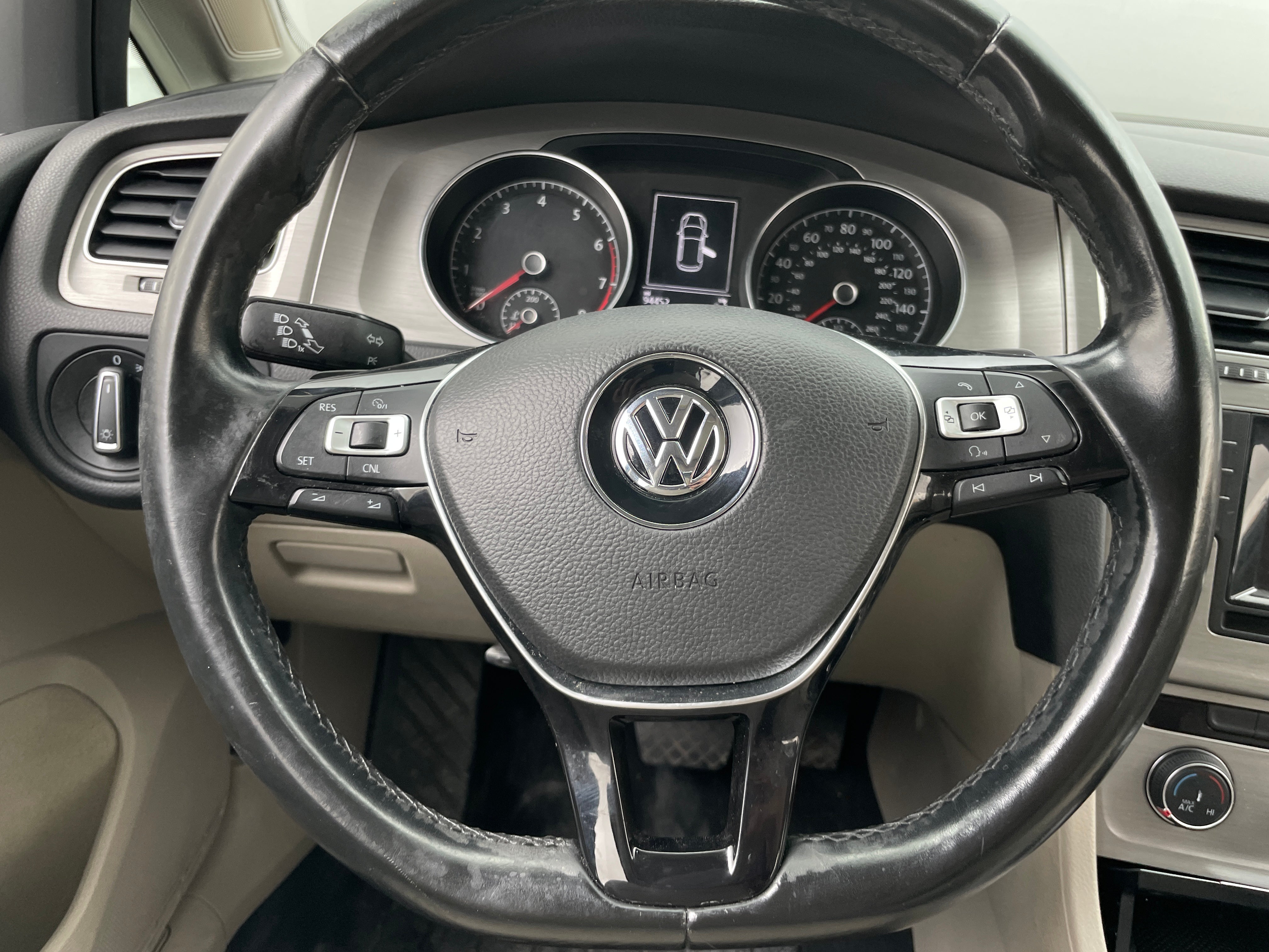 2015 Volkswagen Golf S 4