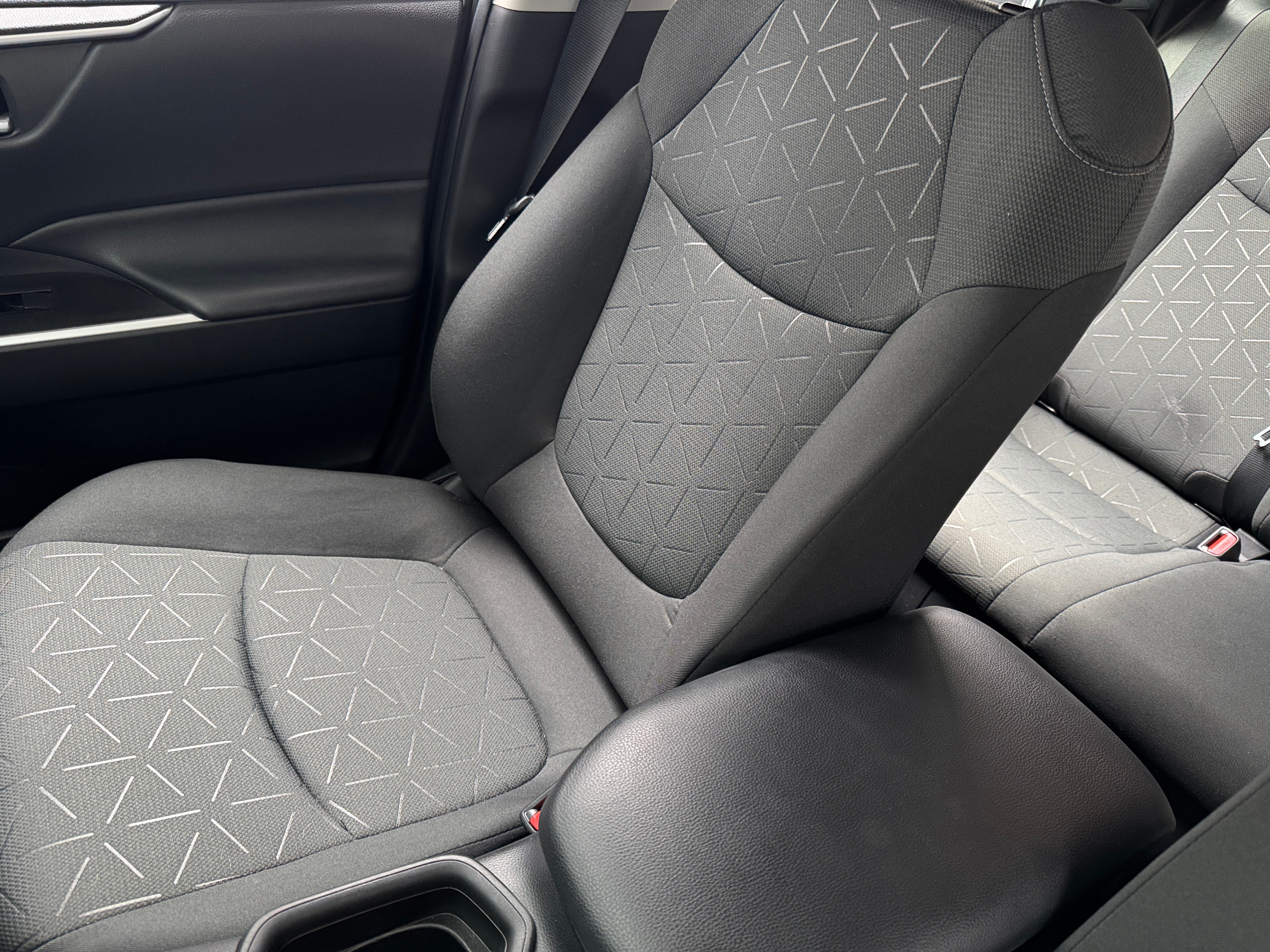 2021 Toyota RAV4 XLE 2