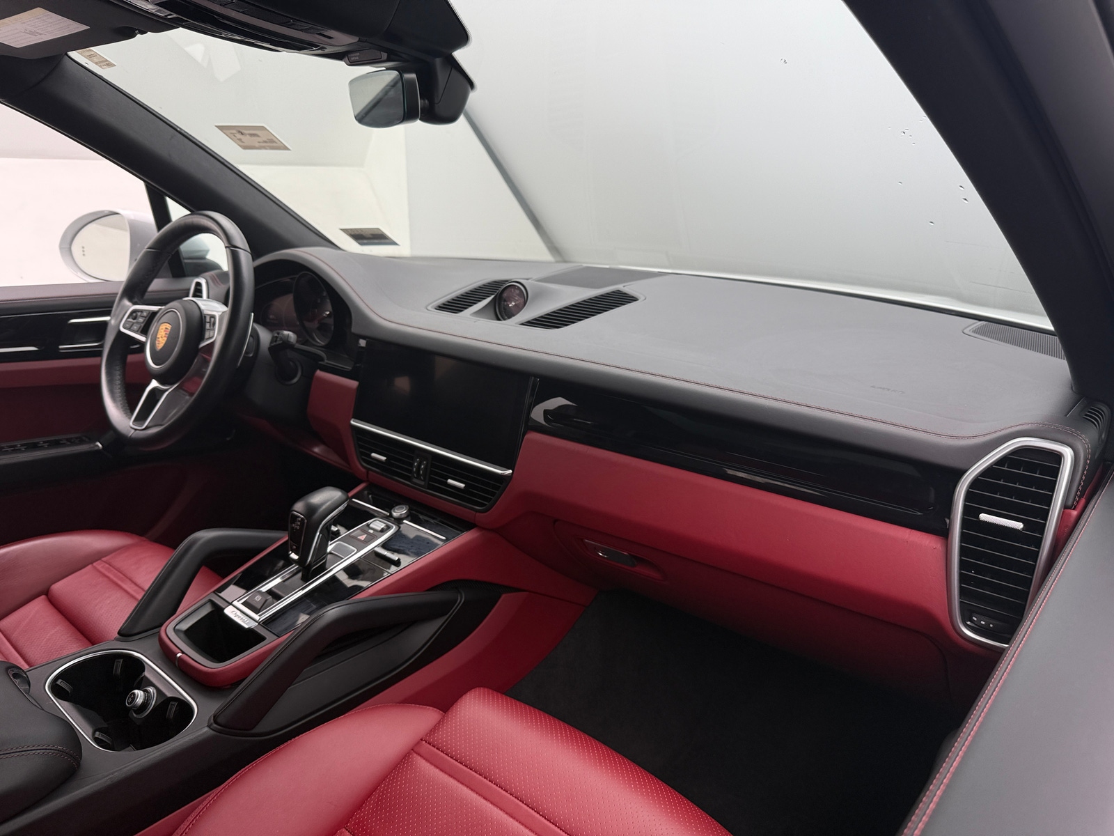 Thumbnail: 2021 Porsche Cayenne - 2