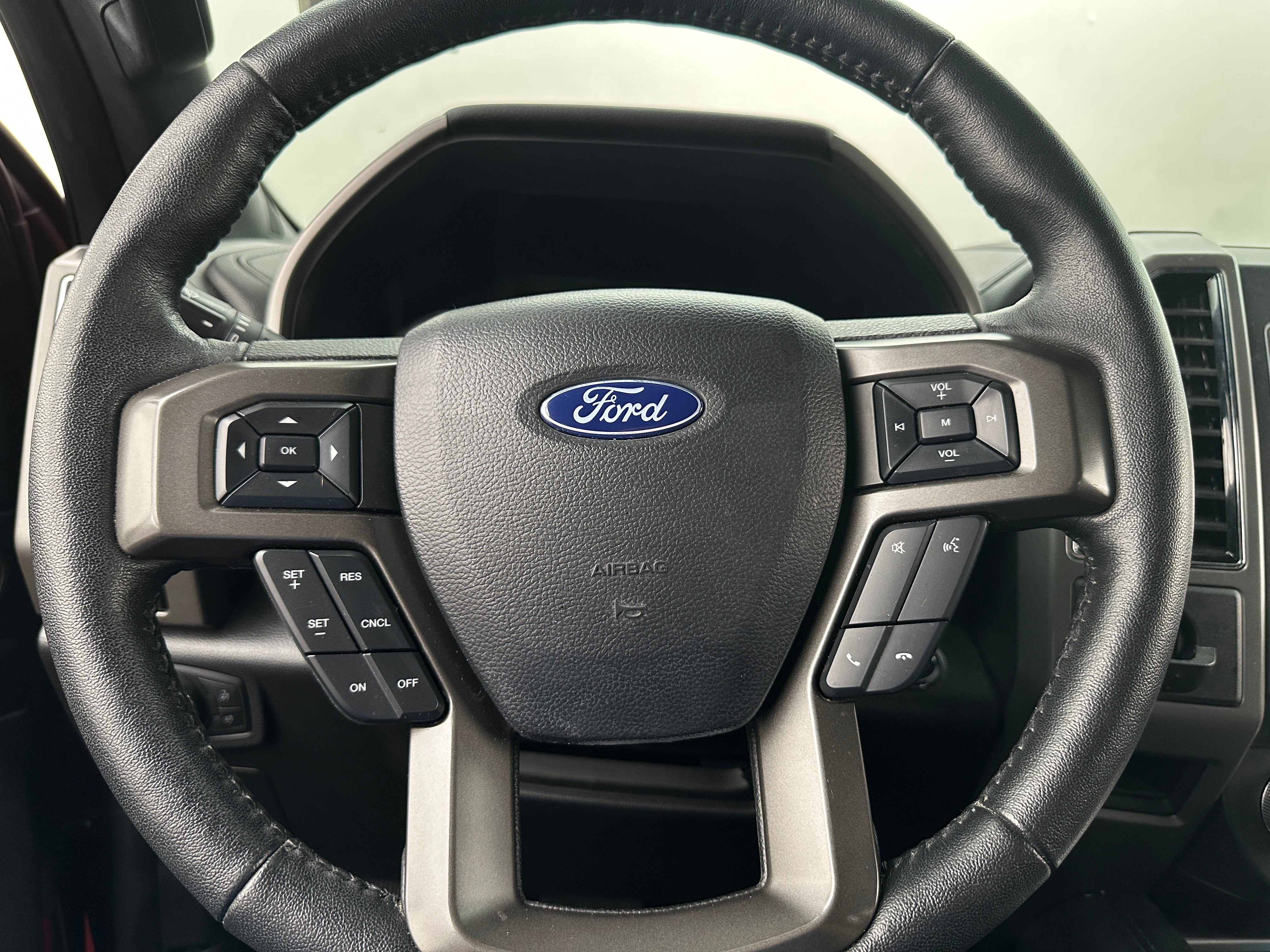 2020 Ford Expedition XLT 4