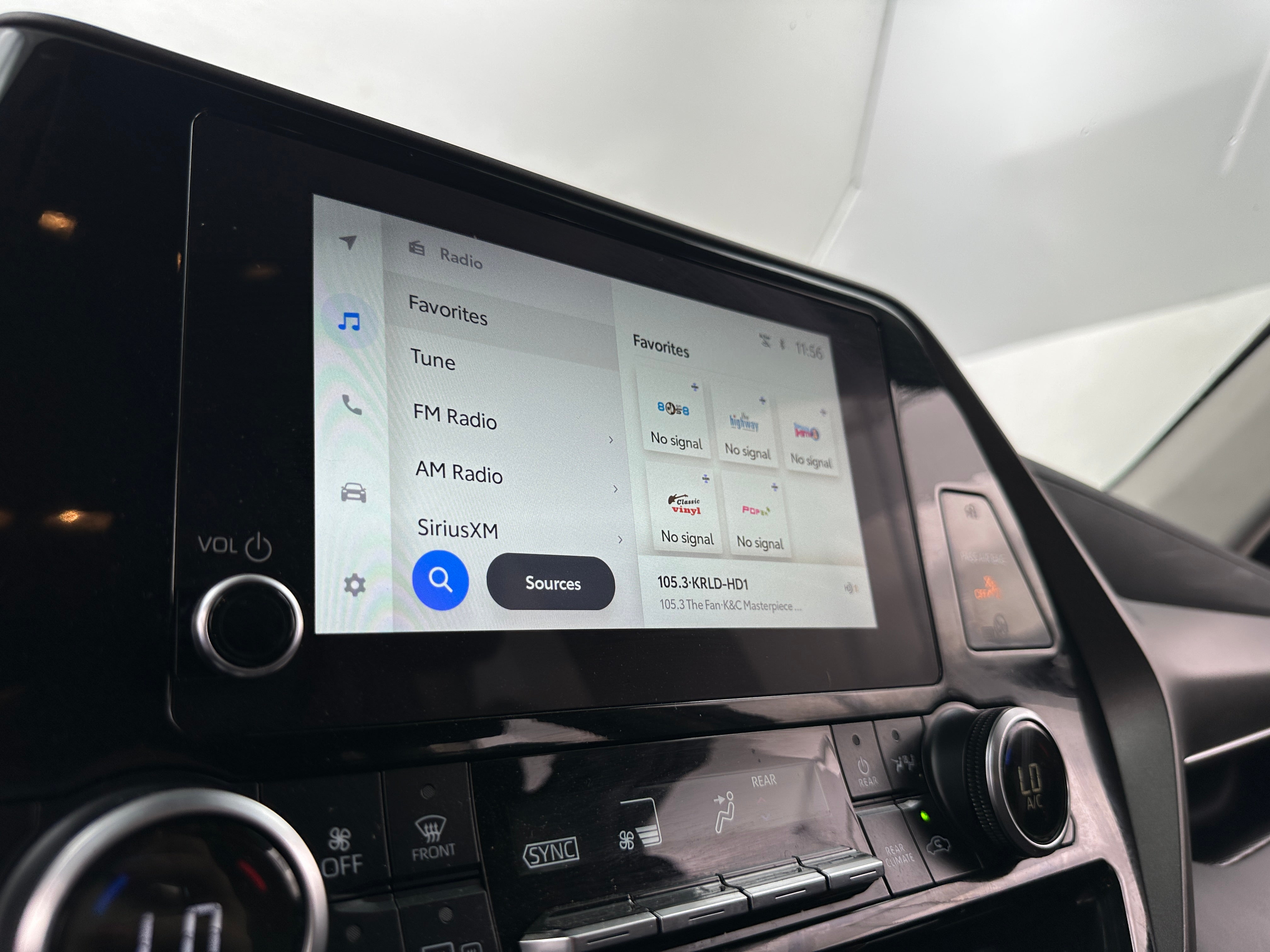 Thumbnail: 2023 Toyota Highlander - 4