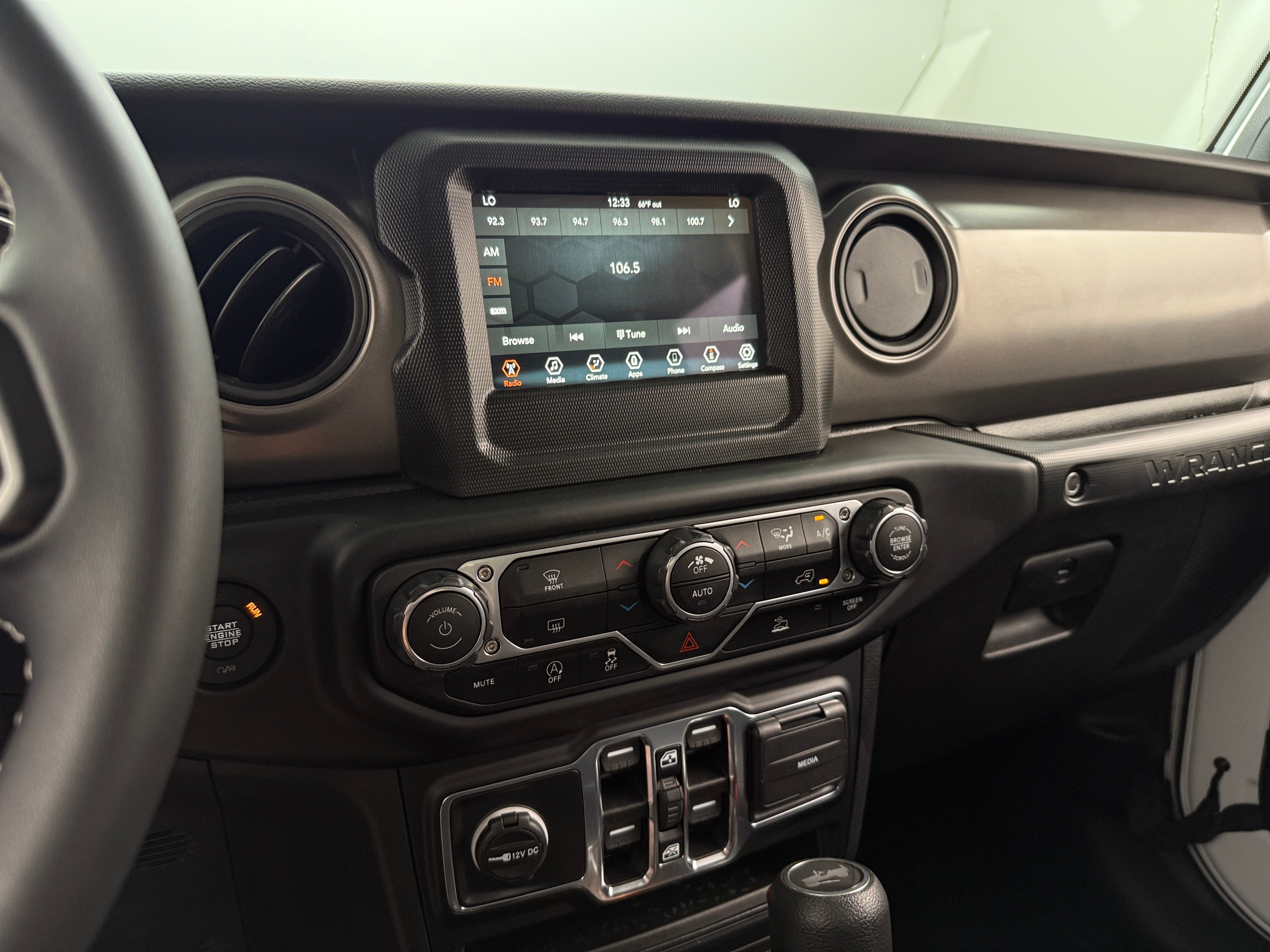 2023 Jeep Wrangler Unlimited Freedom Edition 3