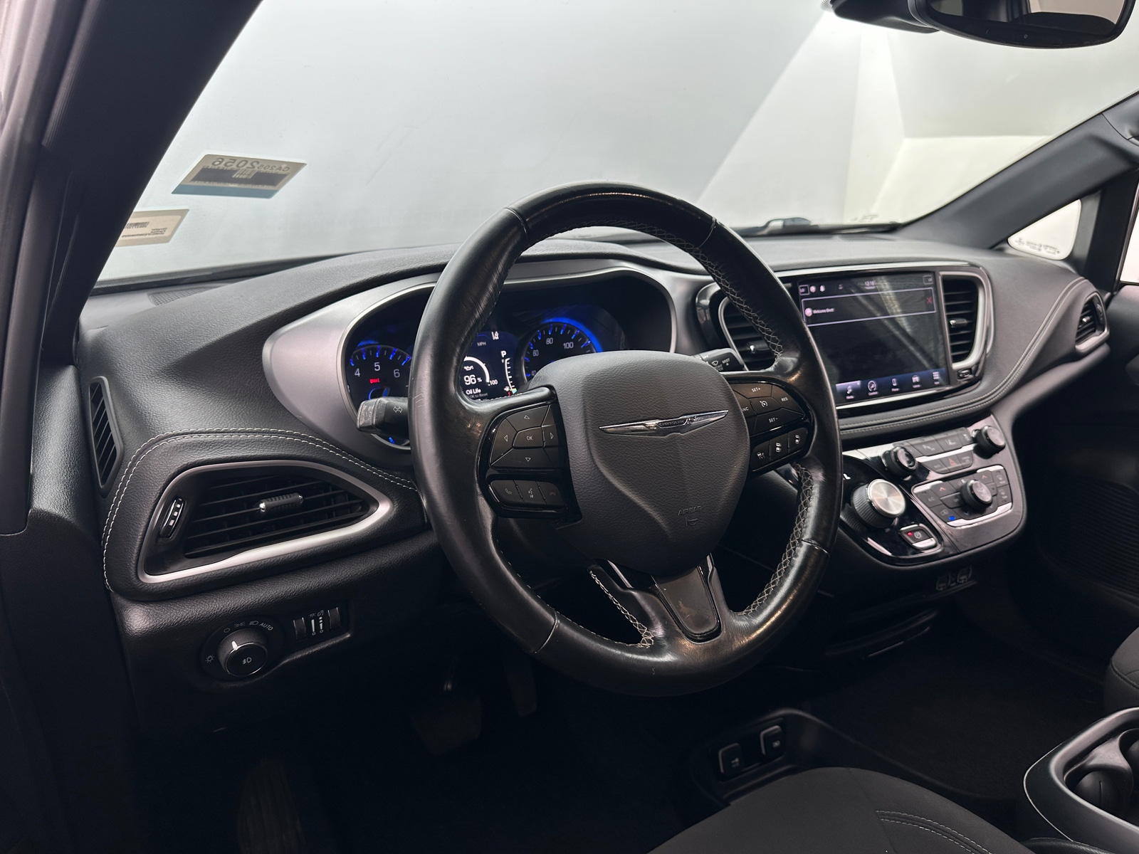 Thumbnail: 2021 Chrysler Pacifica - 3