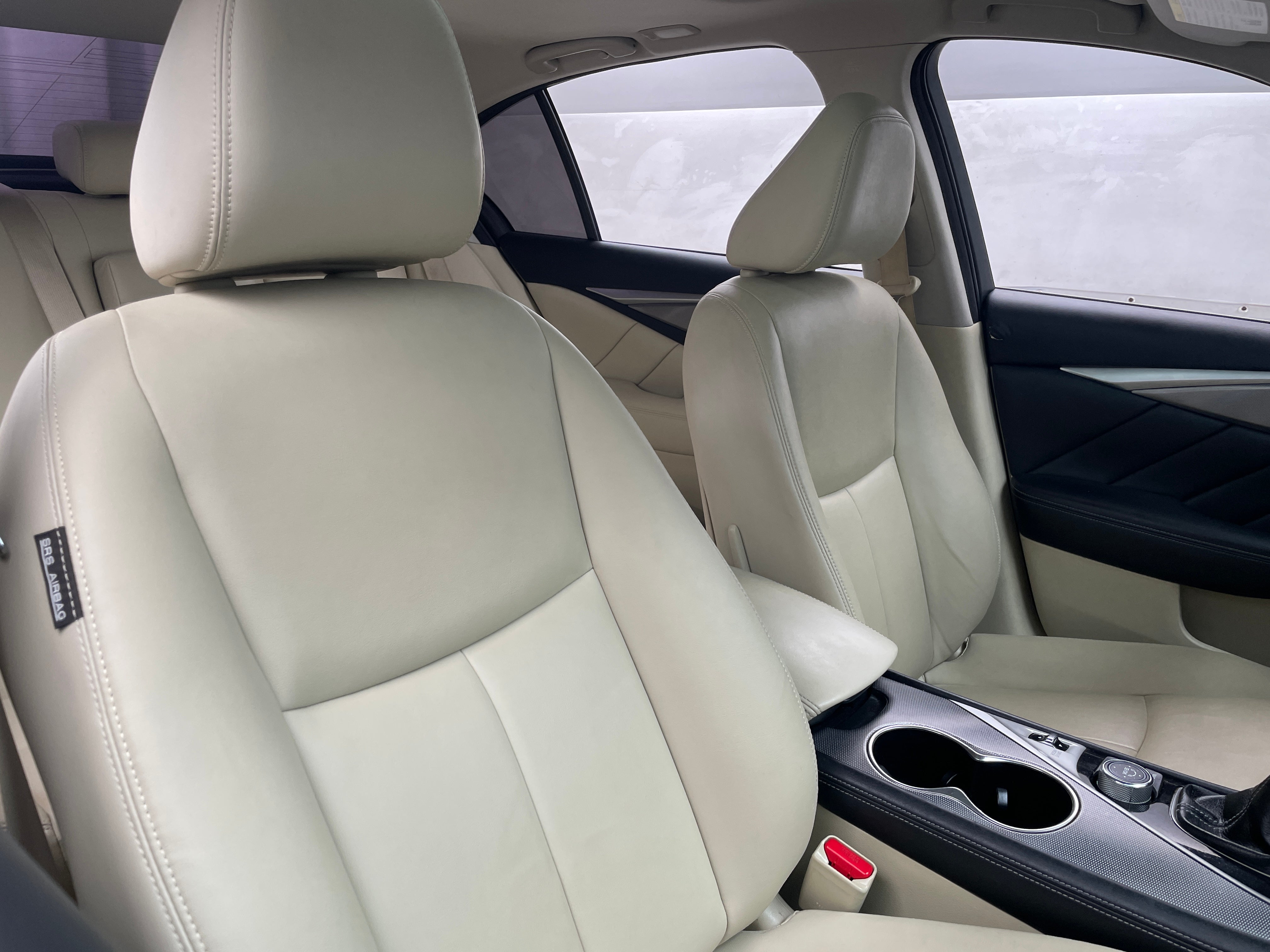 2015 INFINITI Q50 Premium 2