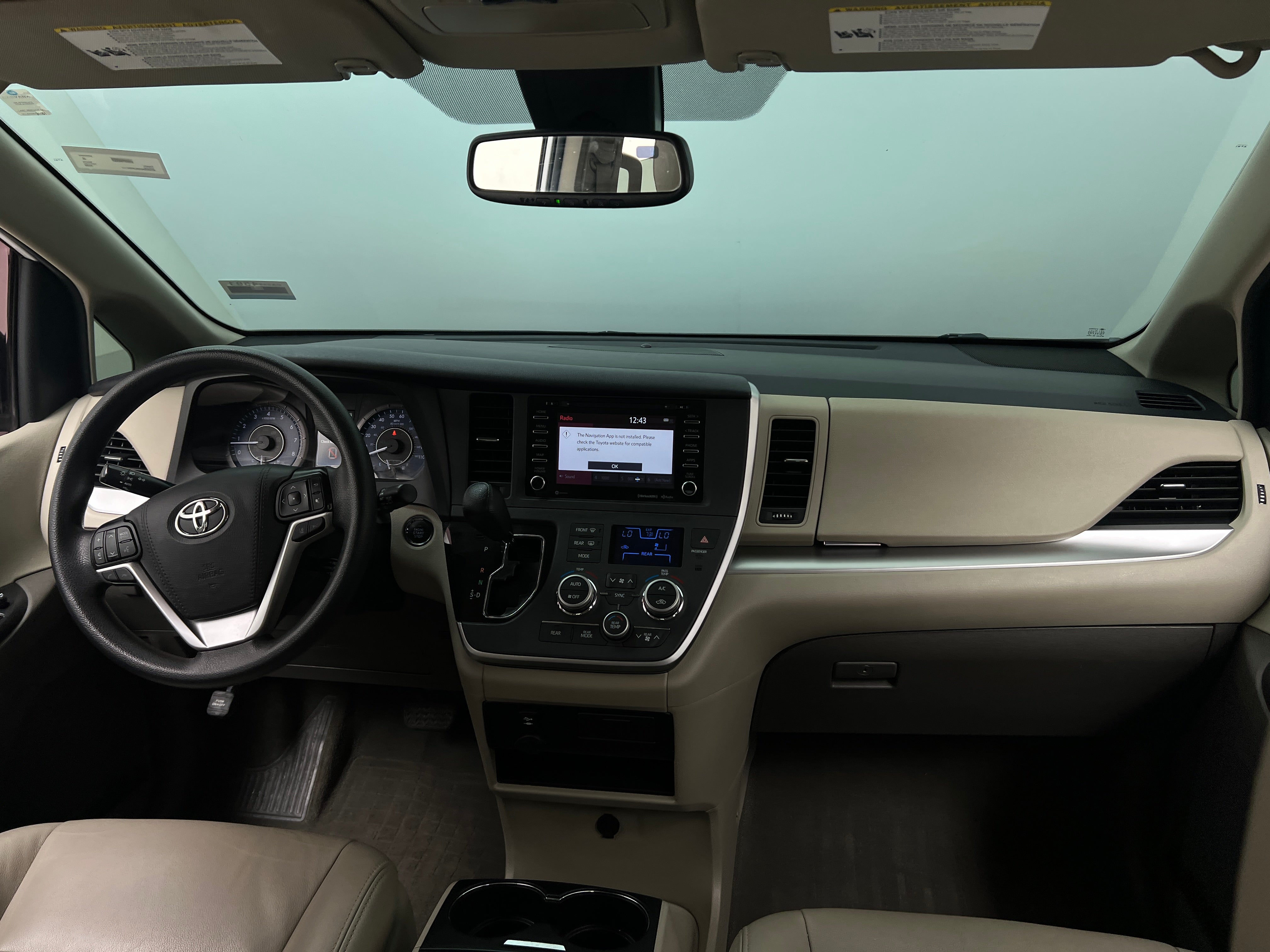 2020 Toyota Sienna LE 3