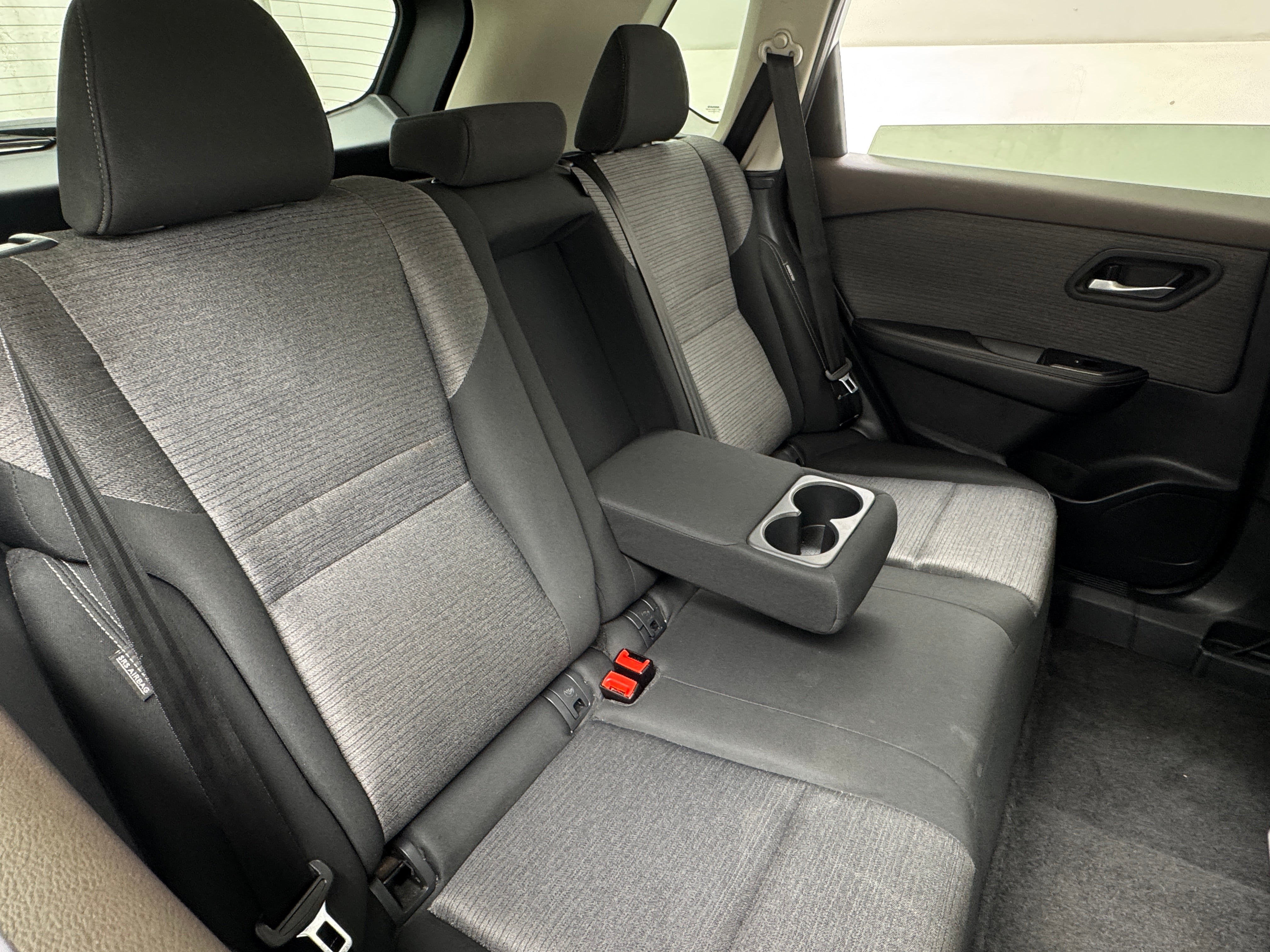 2021 Nissan Rogue SV 6