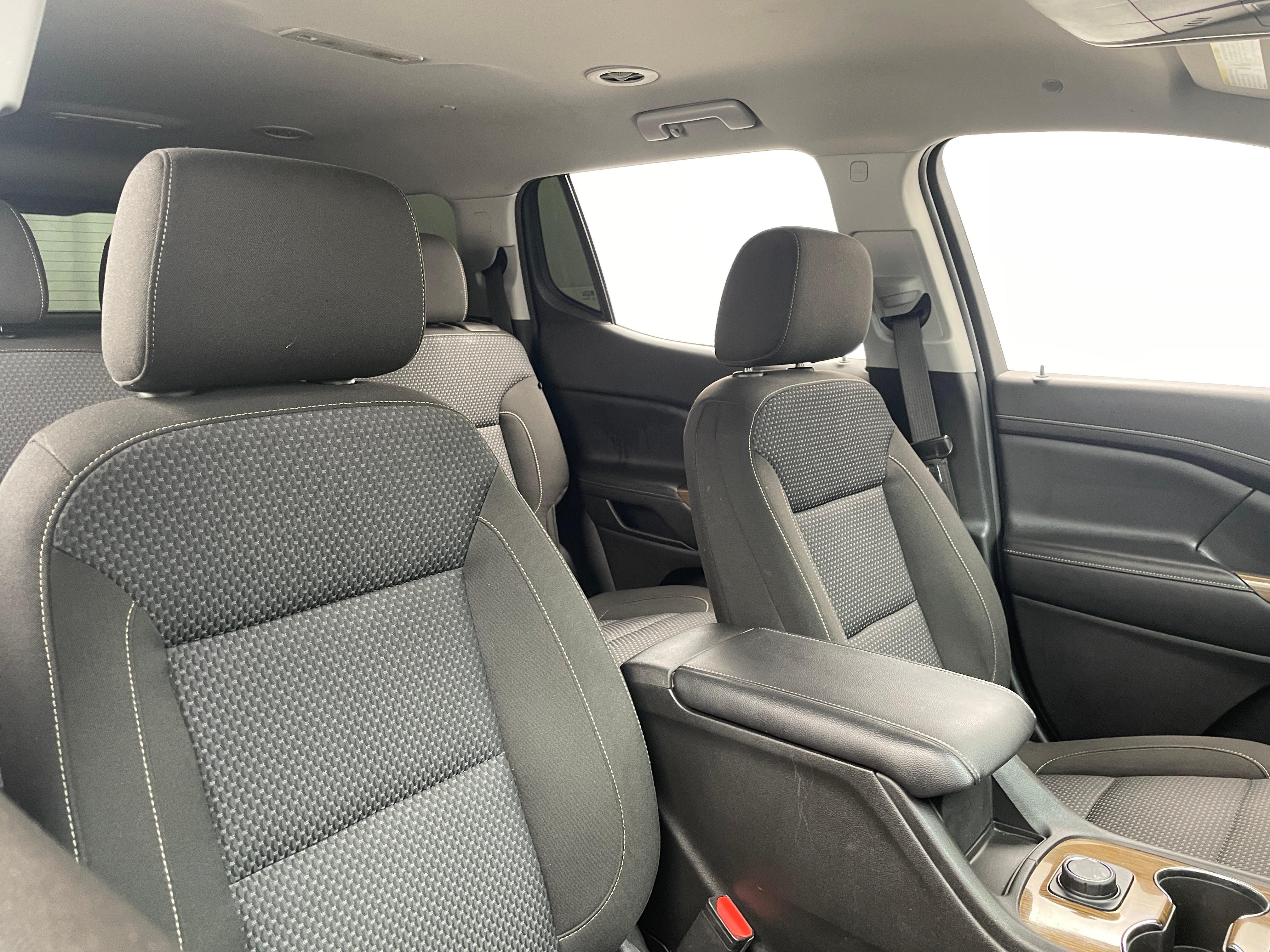2020 GMC Acadia SLE 2