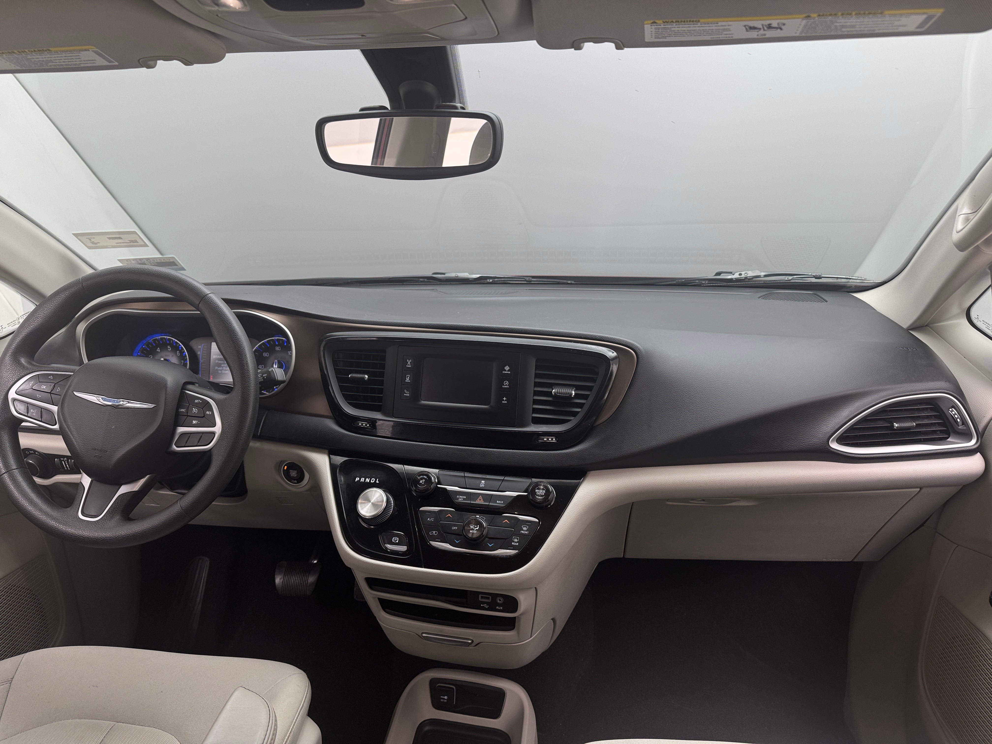 Thumbnail: 2017 Chrysler Pacifica - 3