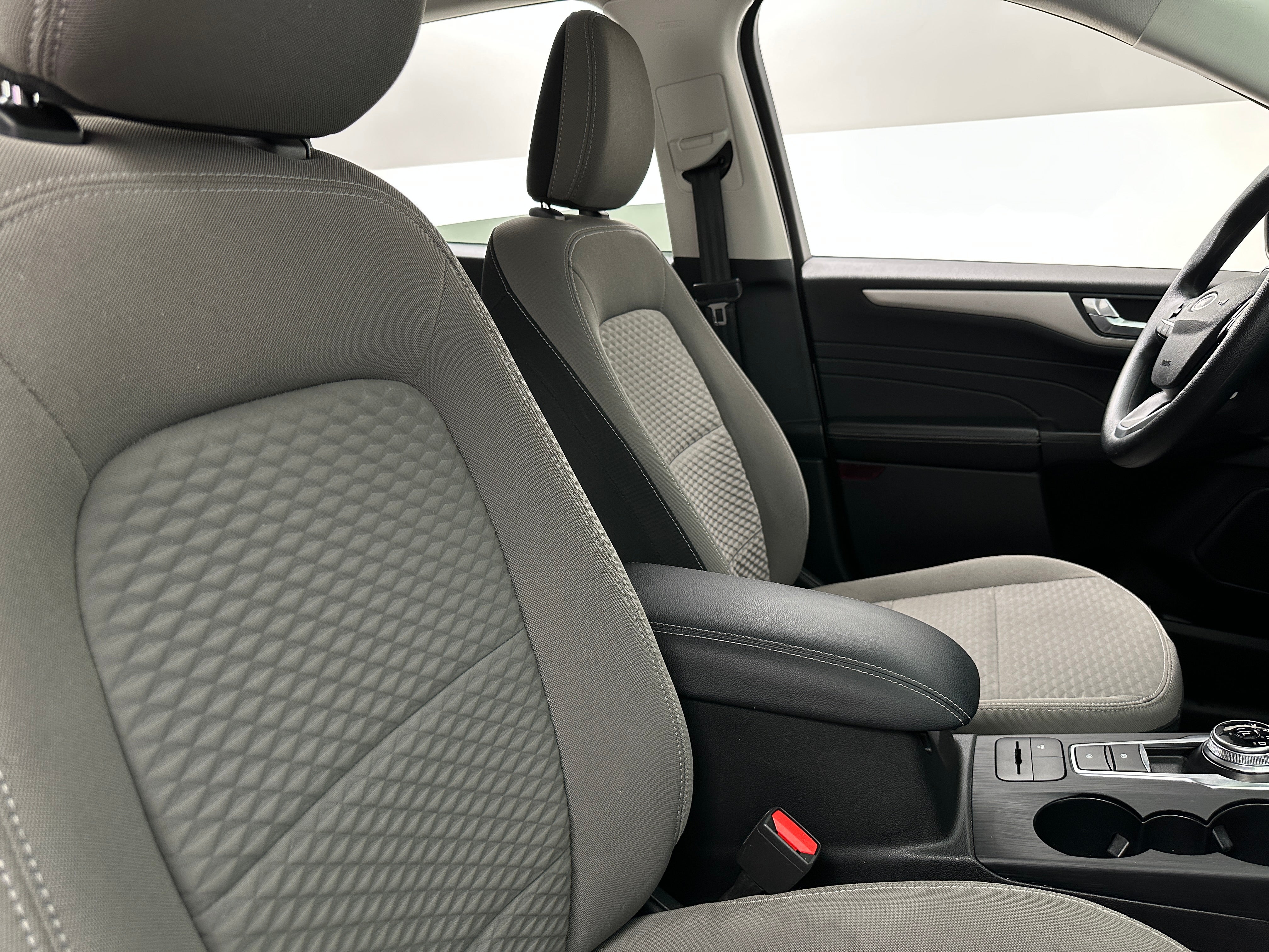 2021 Ford Escape SE Sport Hybrid 2