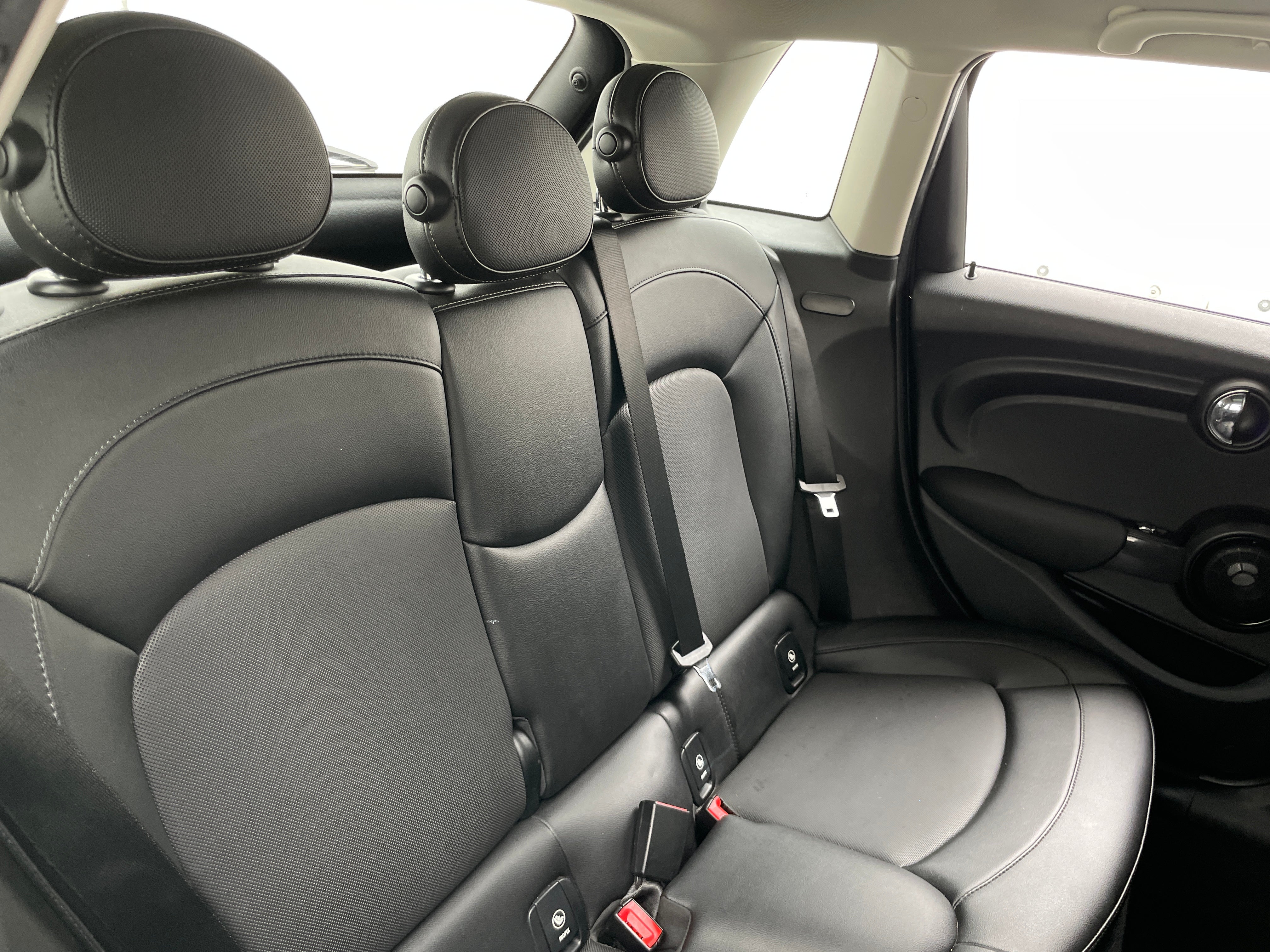 2017 MINI Cooper Hardtop 4 Door 5