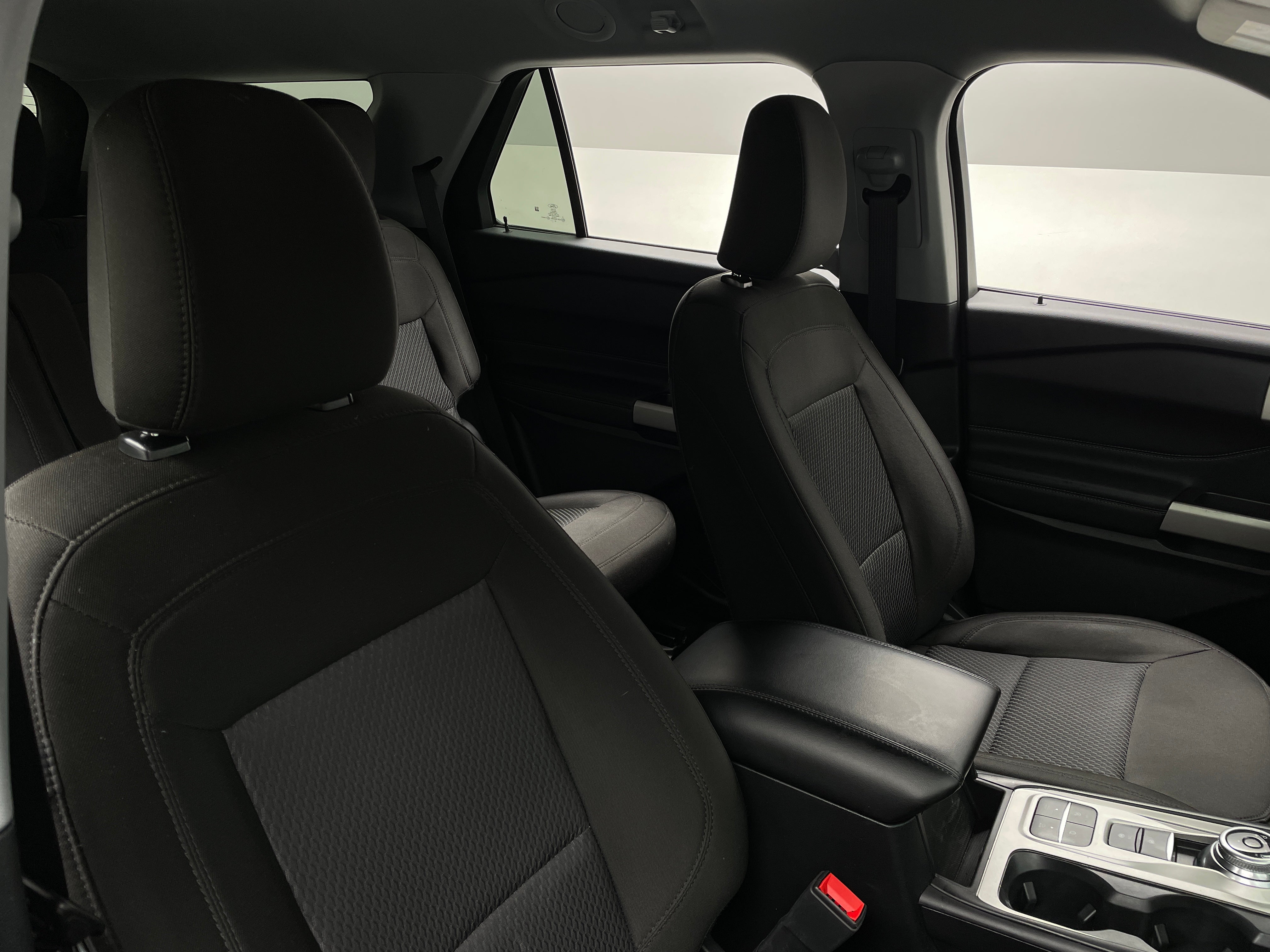 2023 Ford Explorer XLT 2