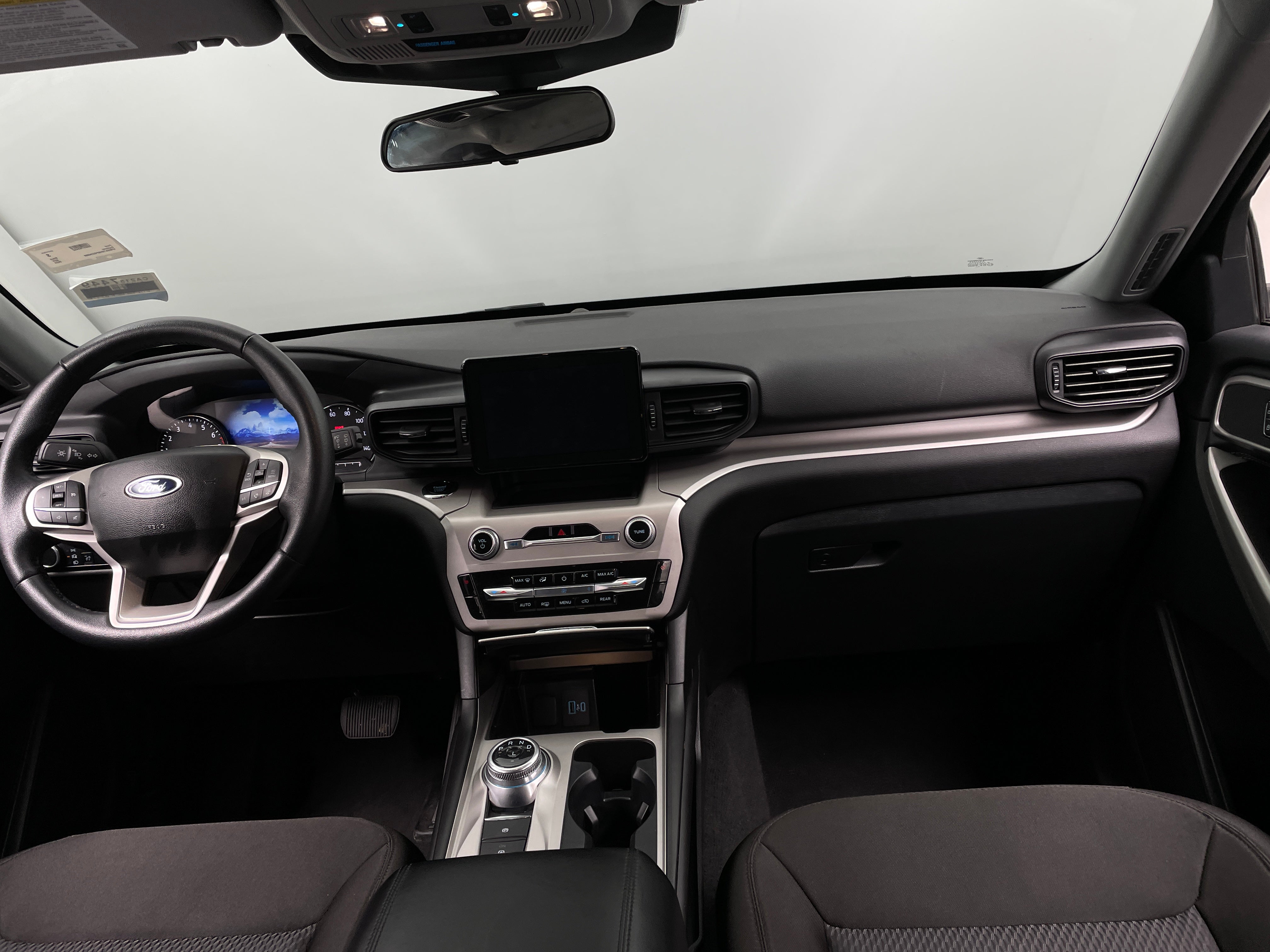 2023 Ford Explorer XLT 3