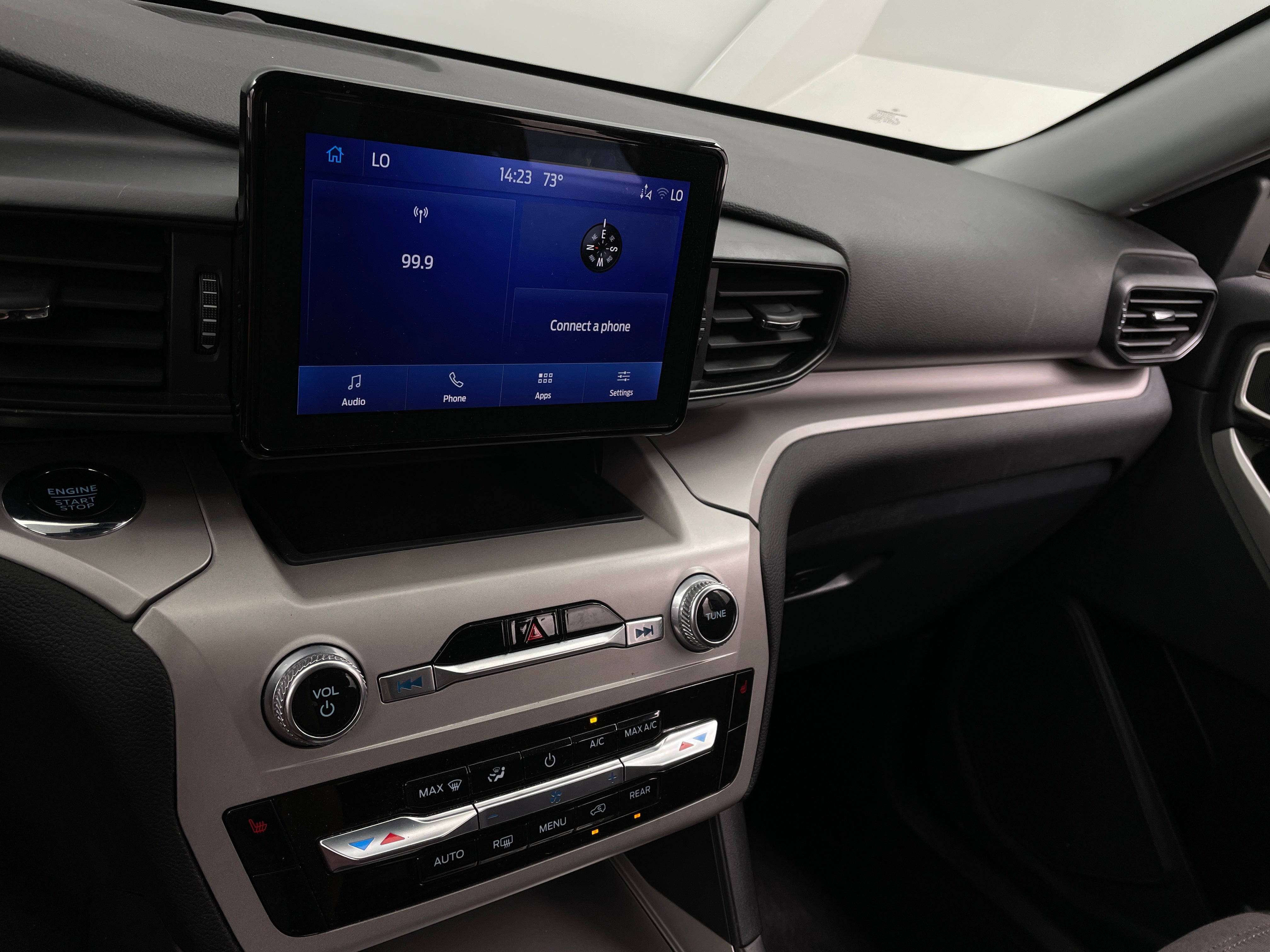 2023 Ford Explorer XLT 4