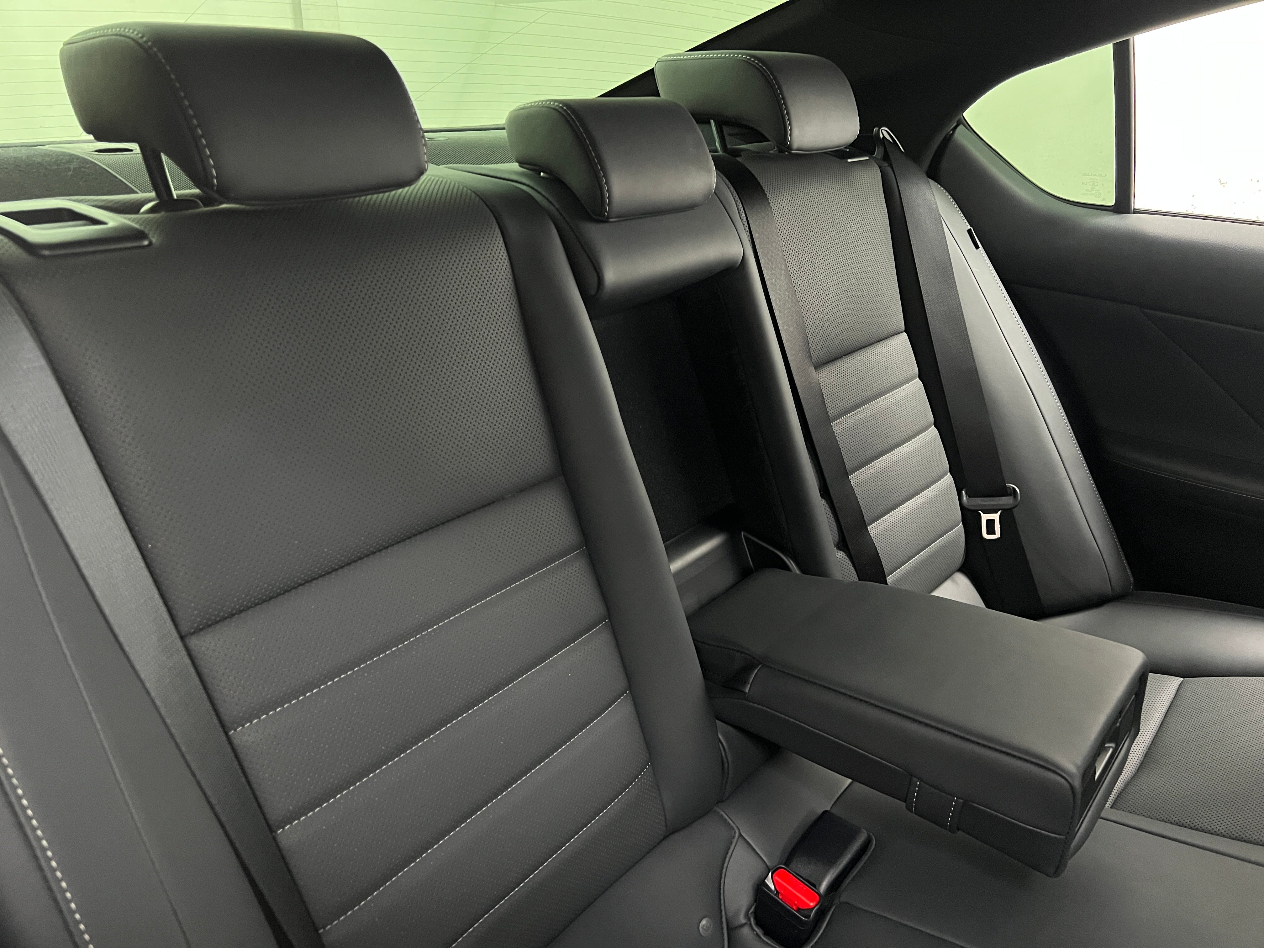 2023 Lexus IS 350 5