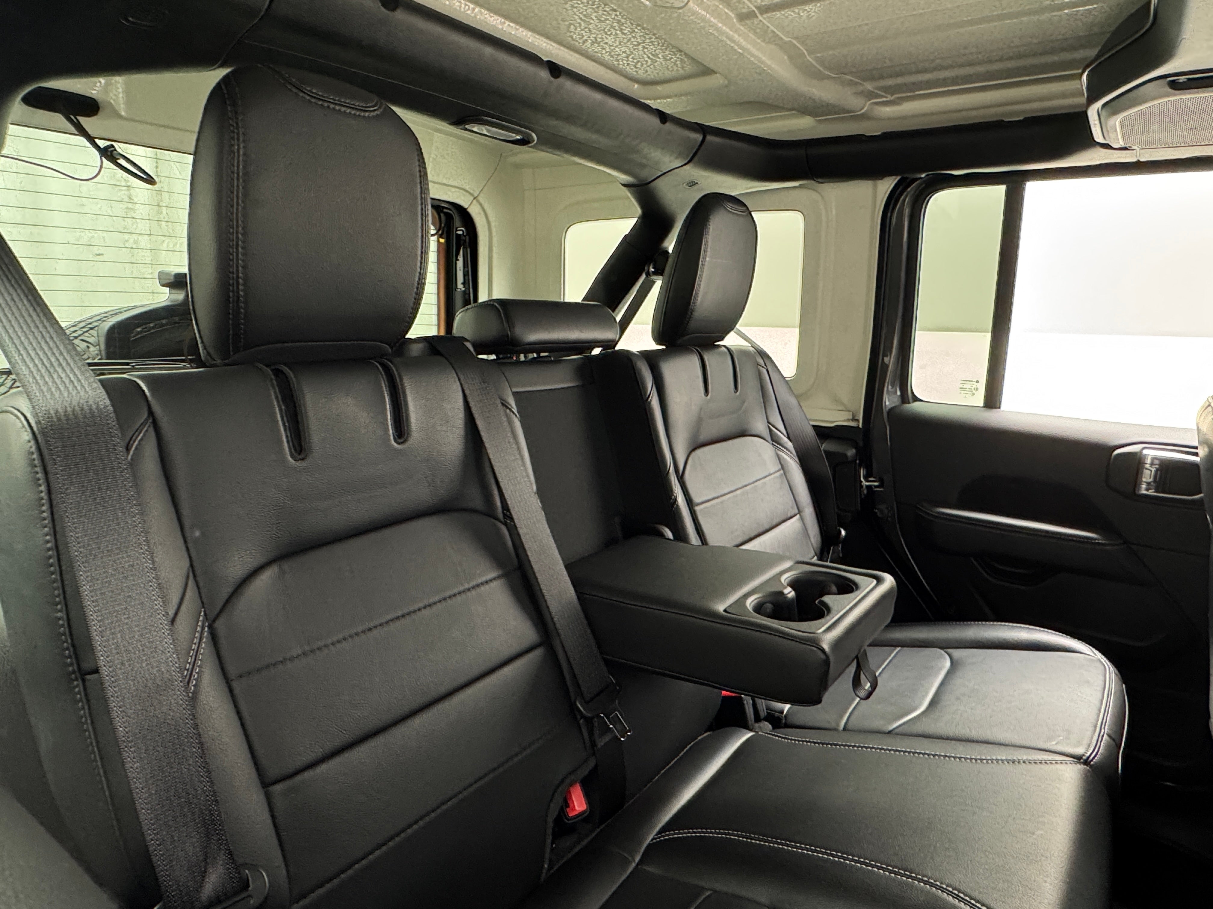 2022 Jeep Wrangler Unlimited Sahara 4xe 5