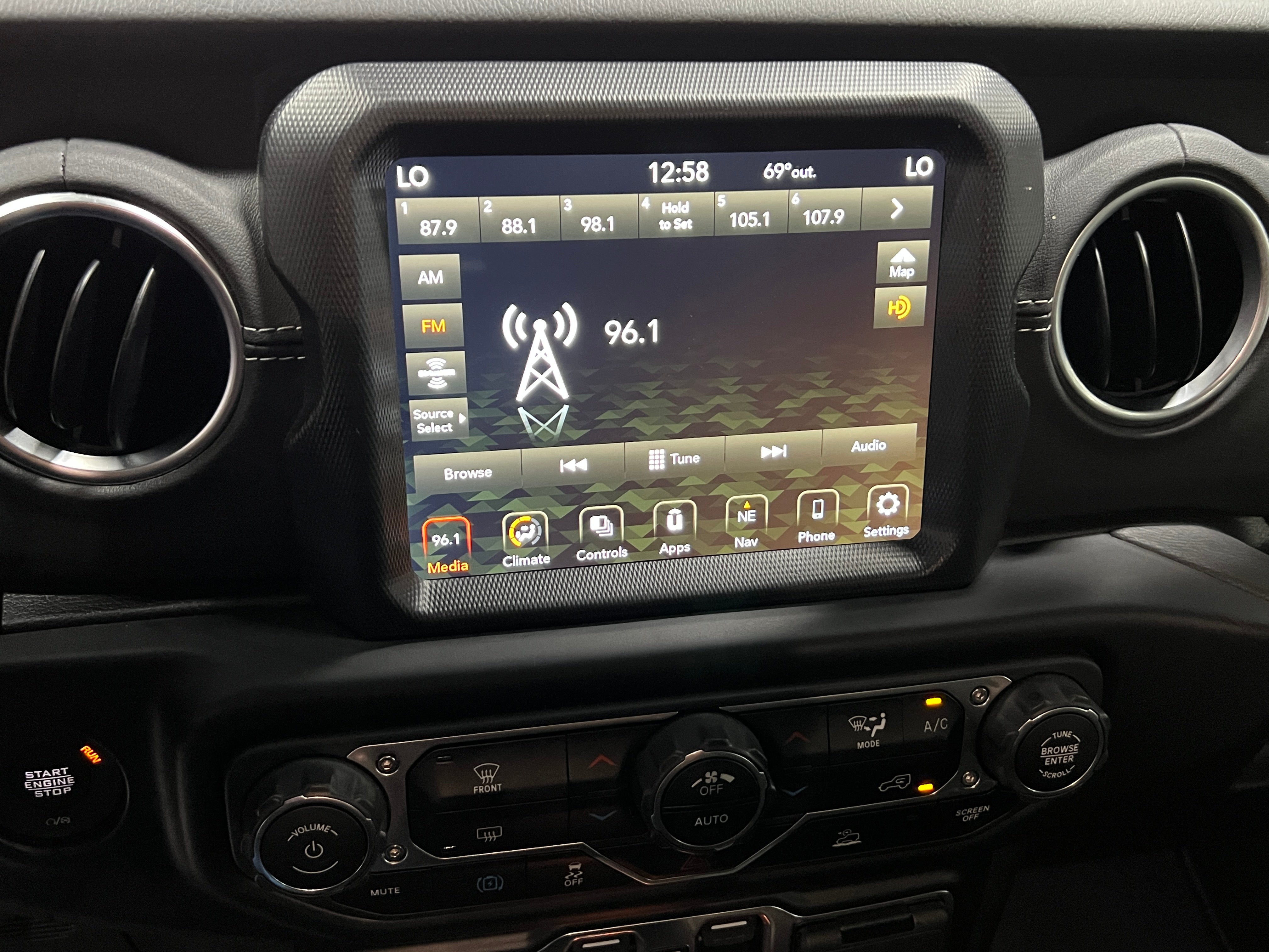 2022 Jeep Wrangler Unlimited Sahara 4xe 3