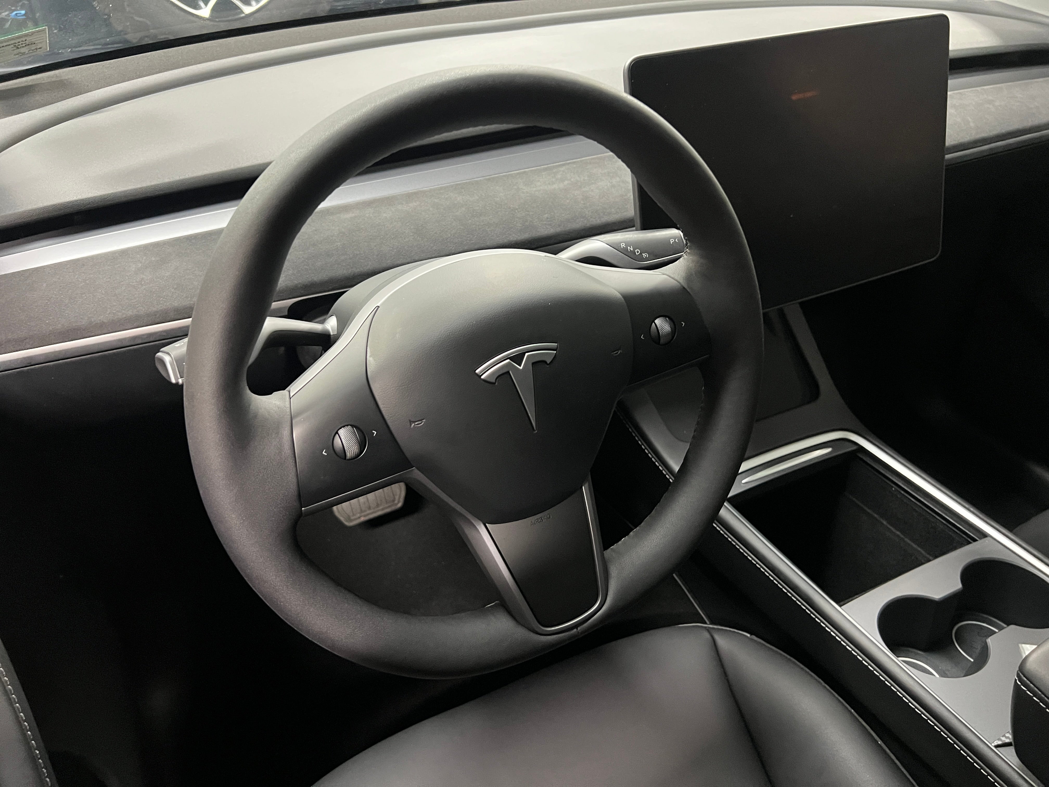 2024 Tesla Model Y Standard Range 4