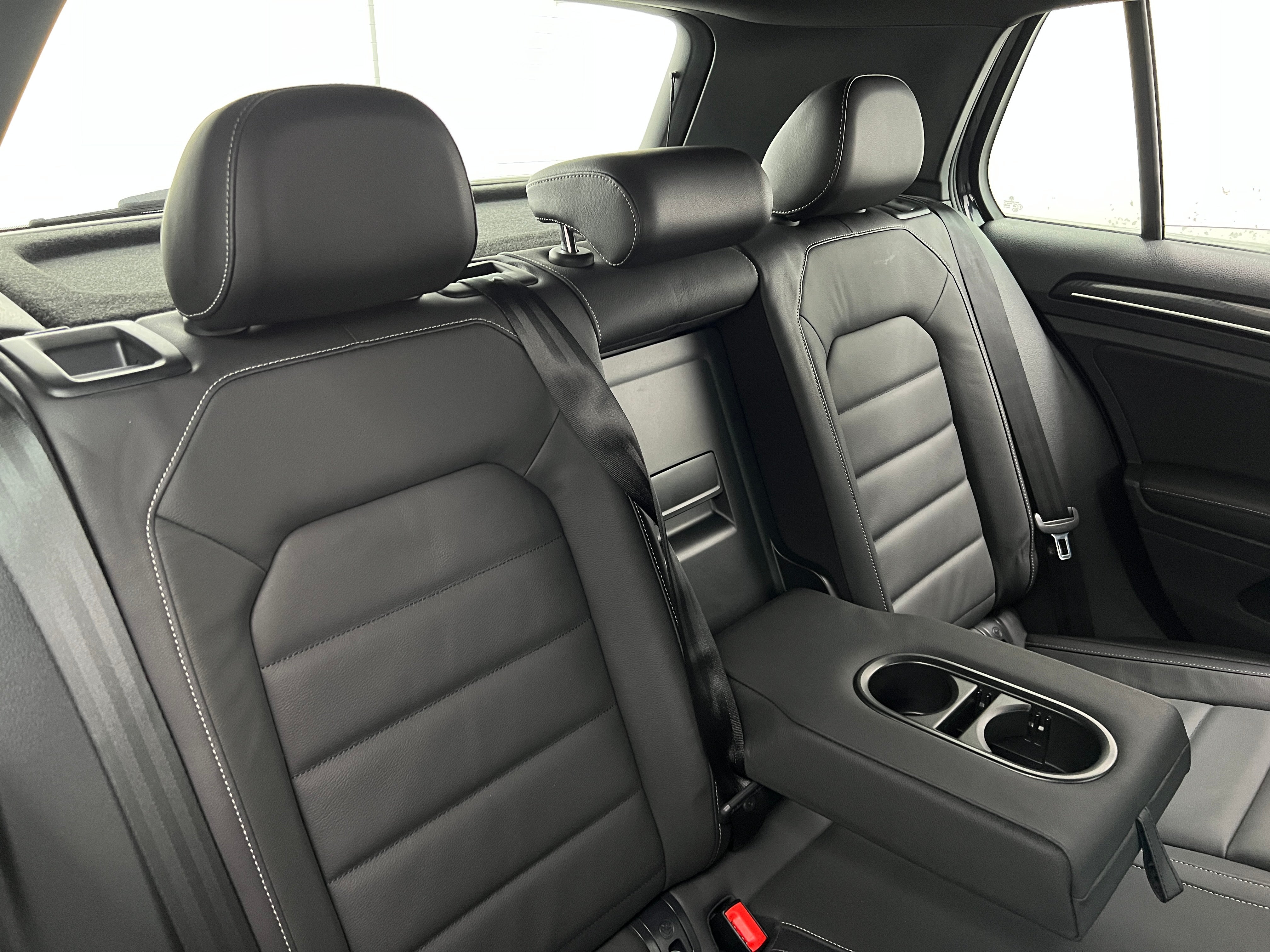 2016 Volkswagen Golf R 5