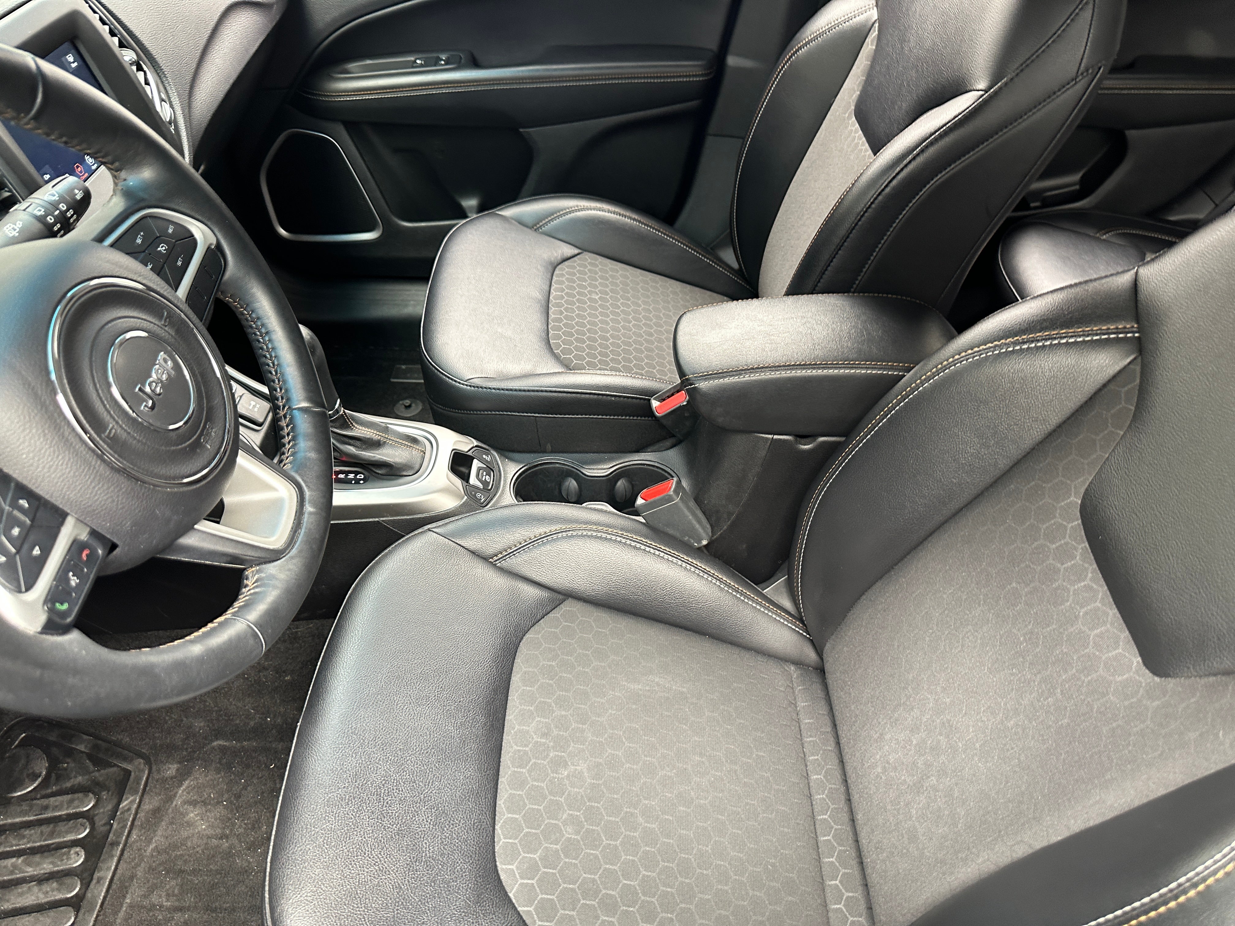 2017 Jeep Compass Latitude 2
