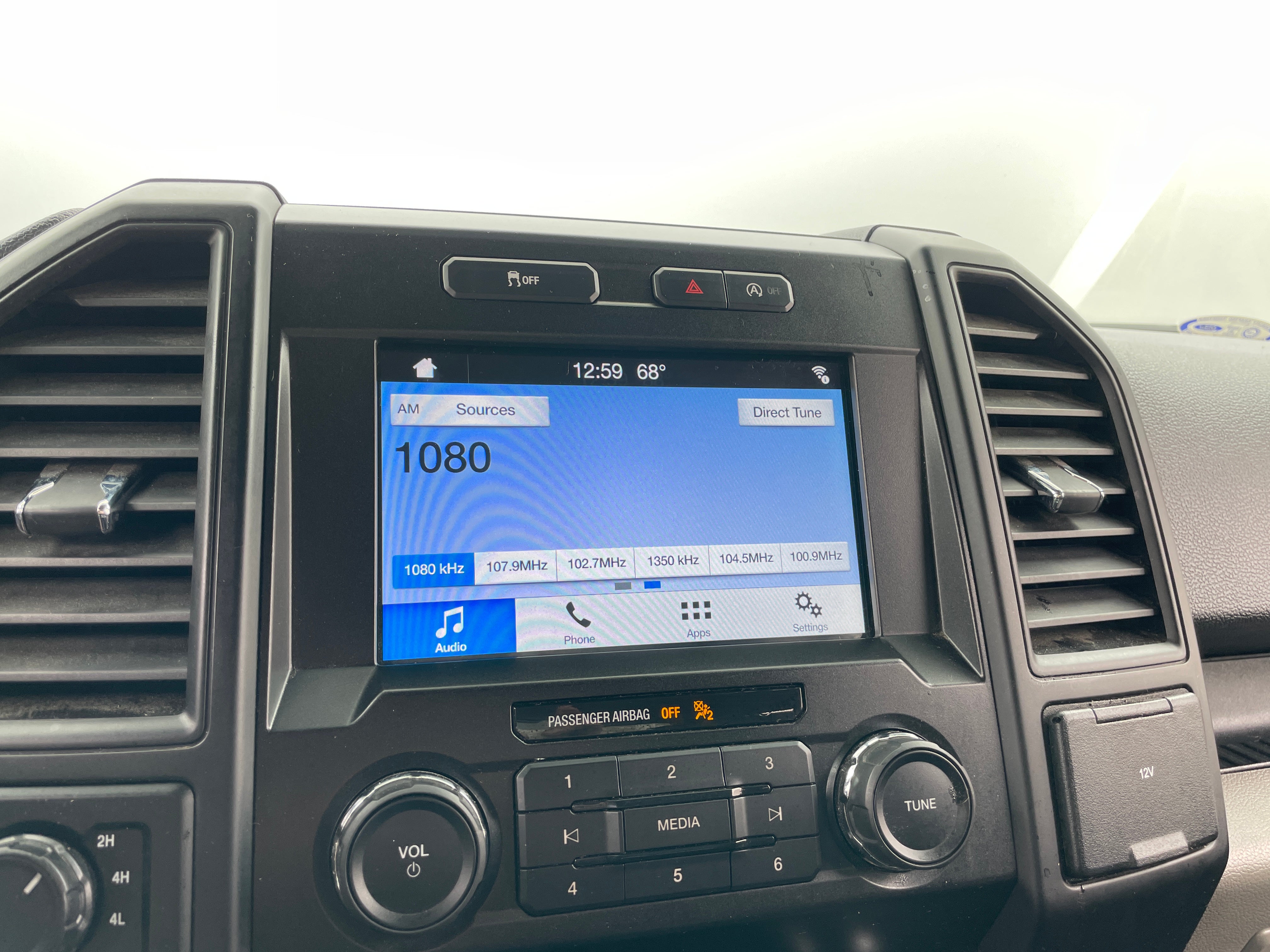 2019 Ford Econoline E-150 4