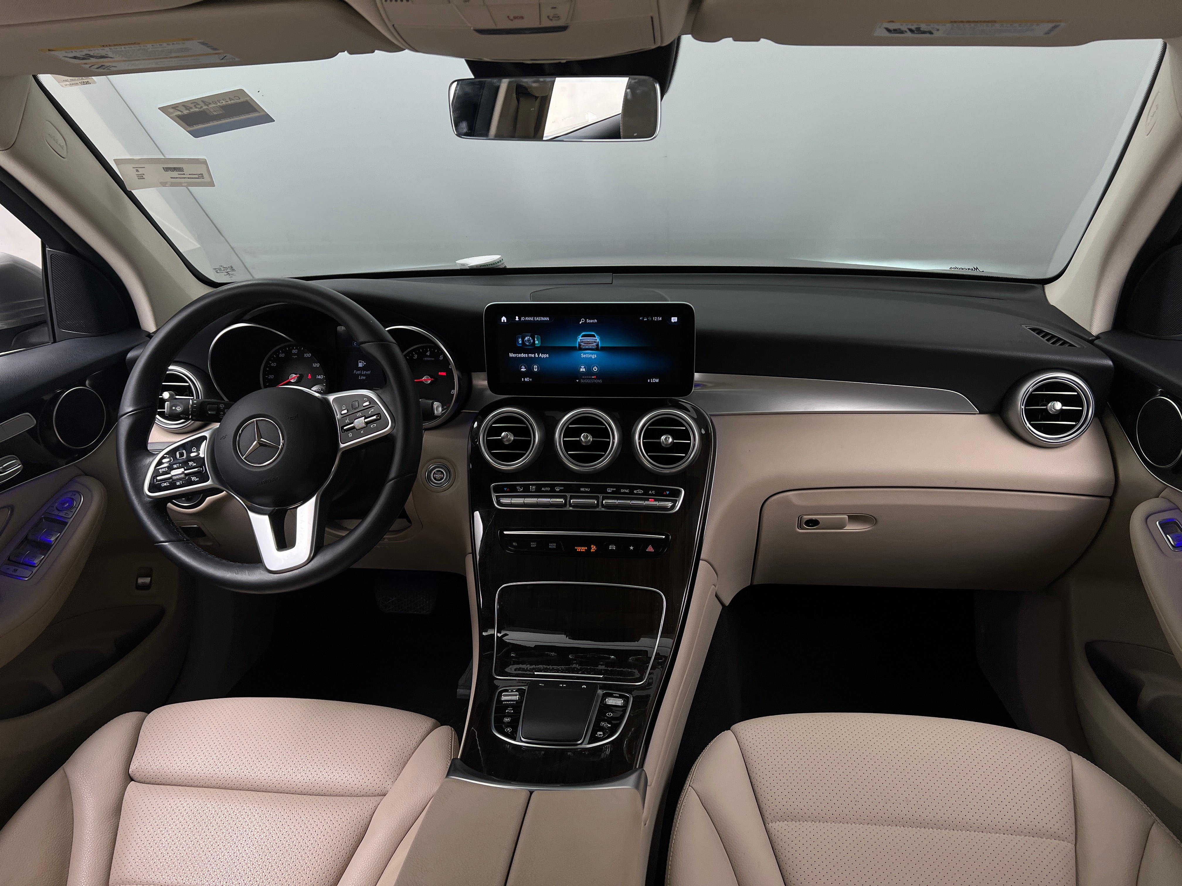 2022 Mercedes-Benz GLC 300 2