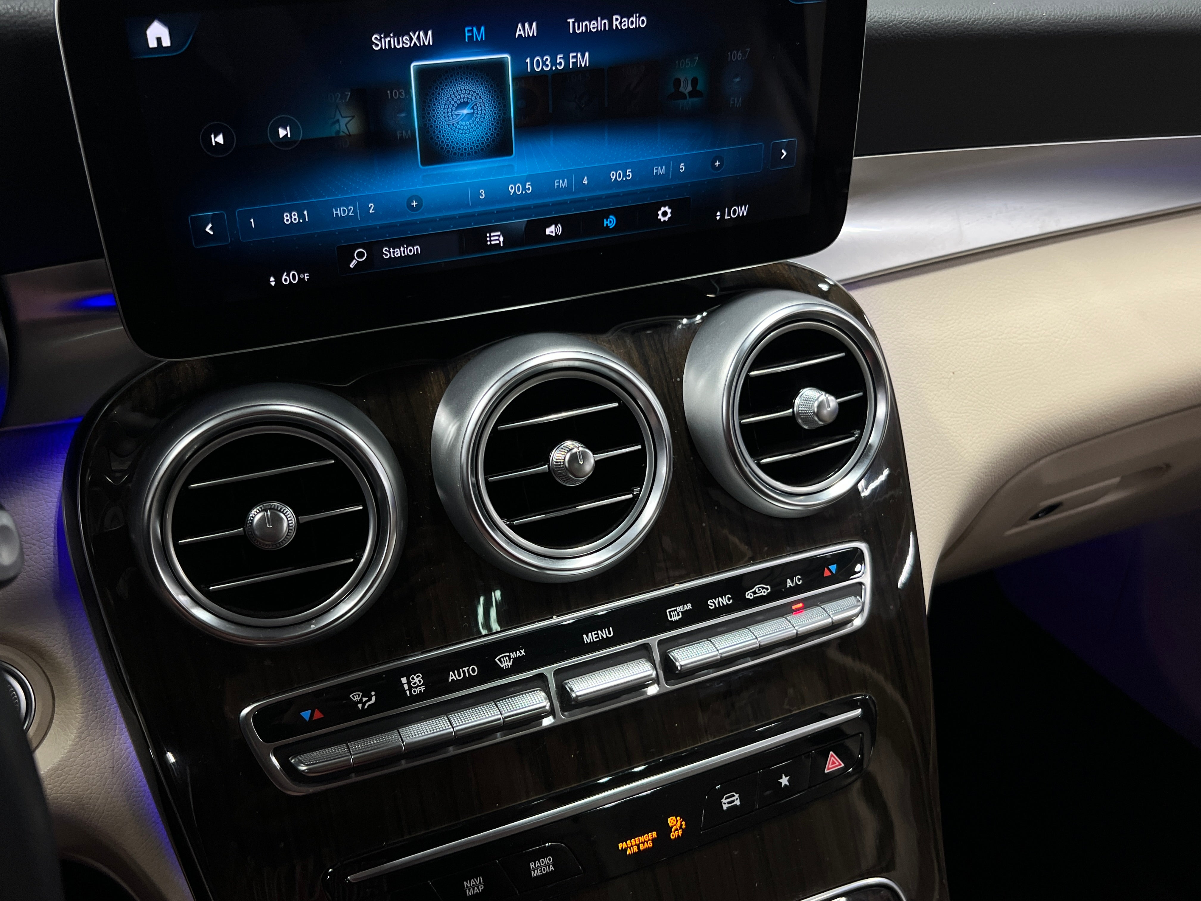 2022 Mercedes-Benz GLC 300 3