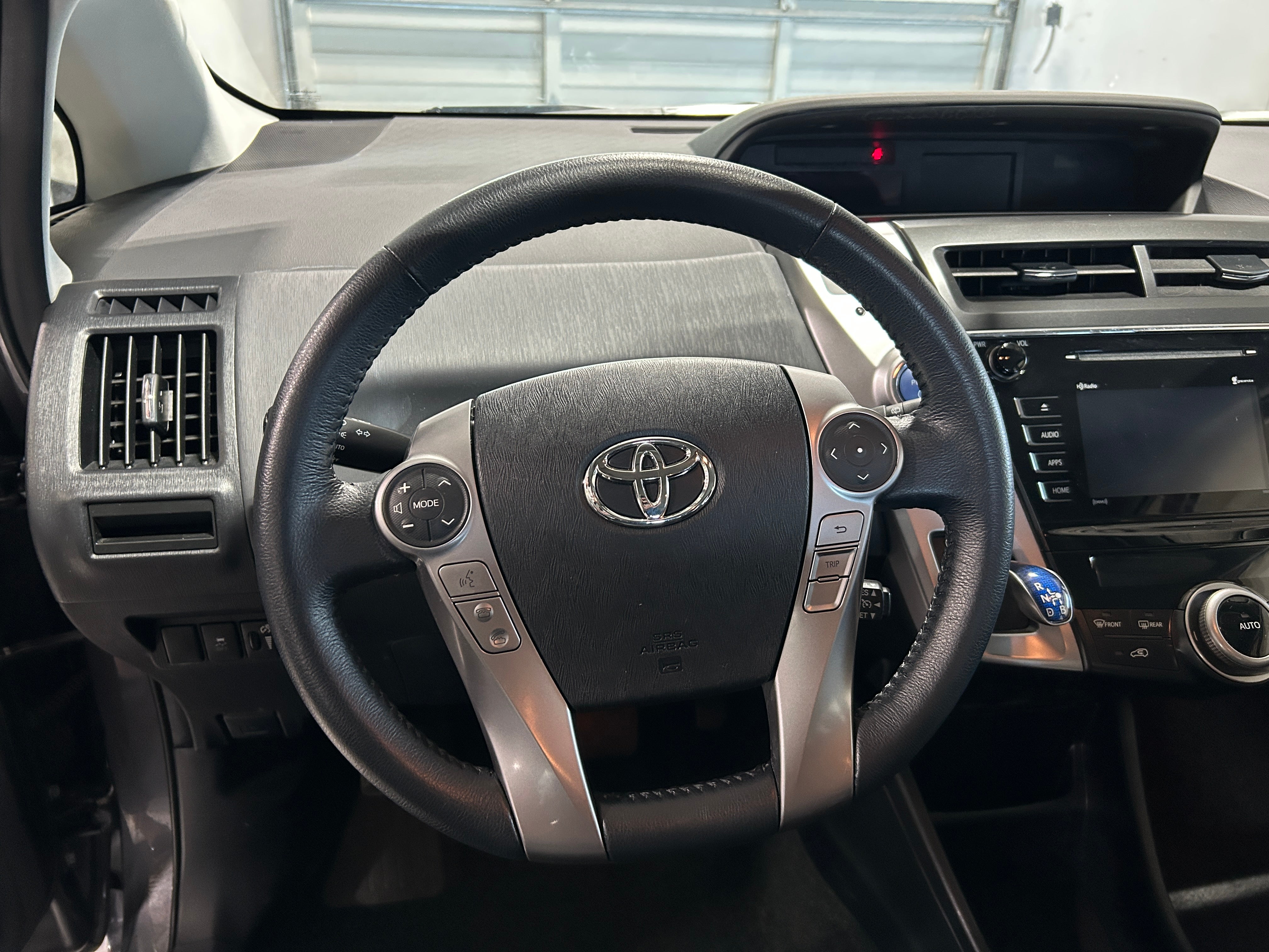 2016 Toyota Prius v Four 4
