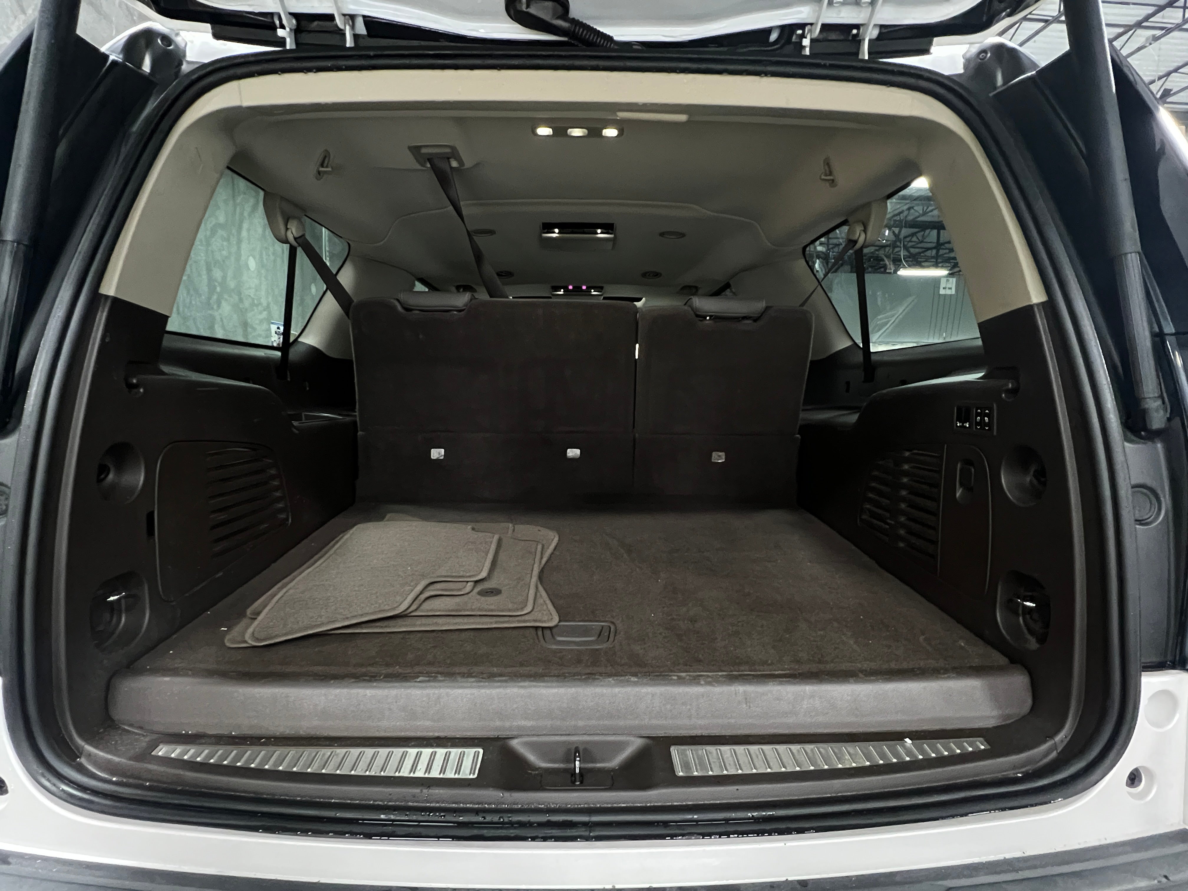 2020 GMC Yukon XL Denali 6
