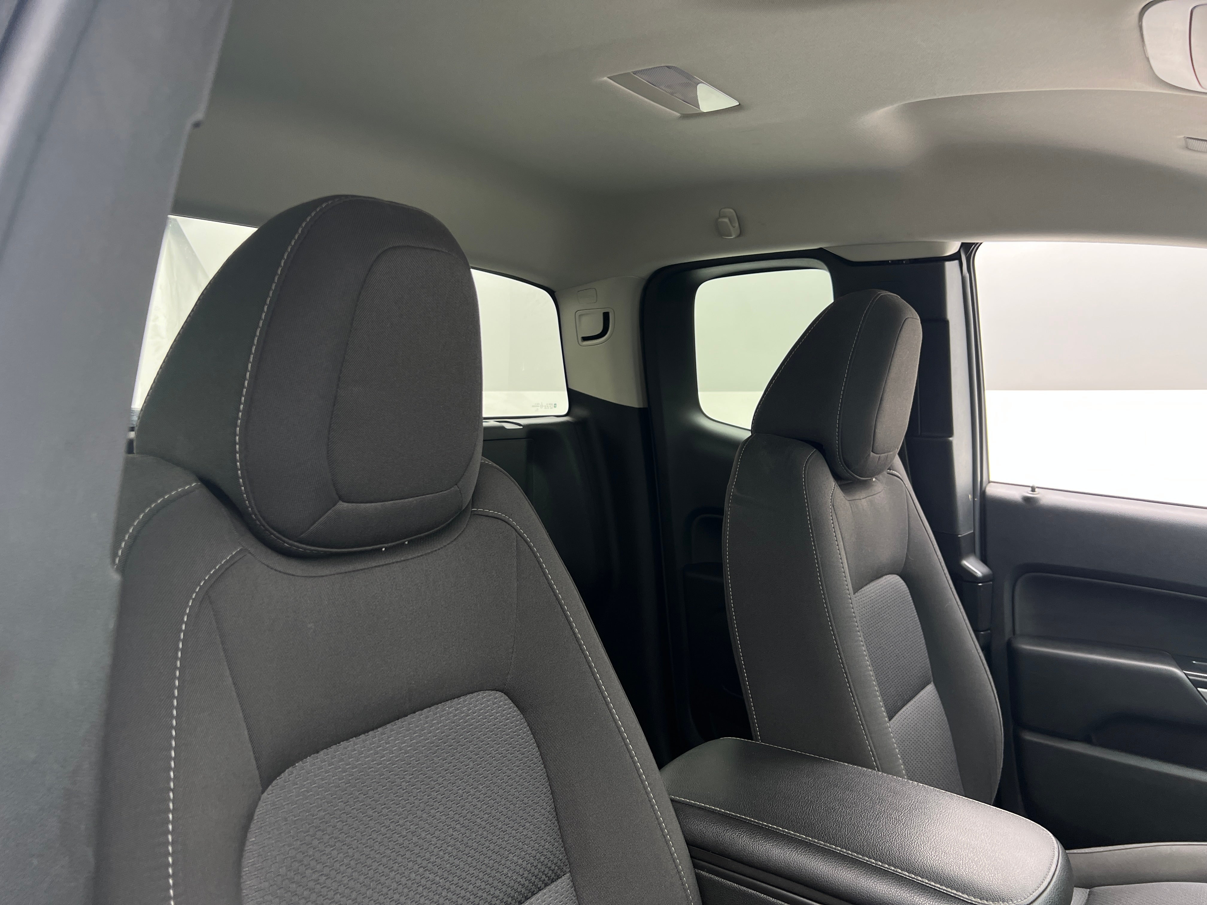 2022 Chevrolet Colorado LT 2