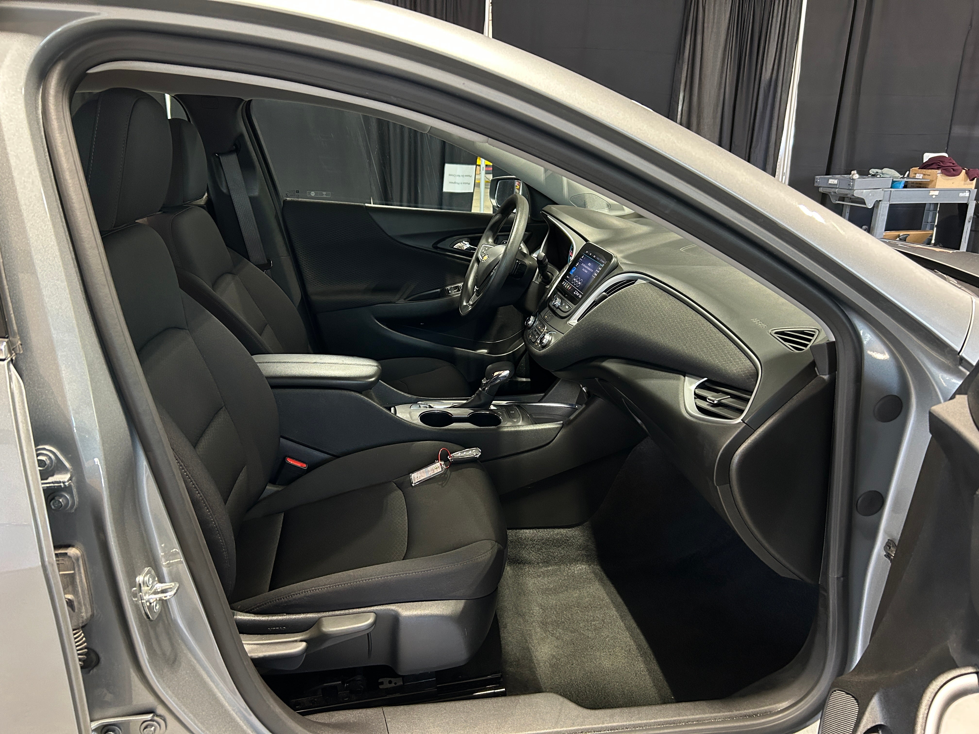 2023 Chevrolet Malibu LT 2