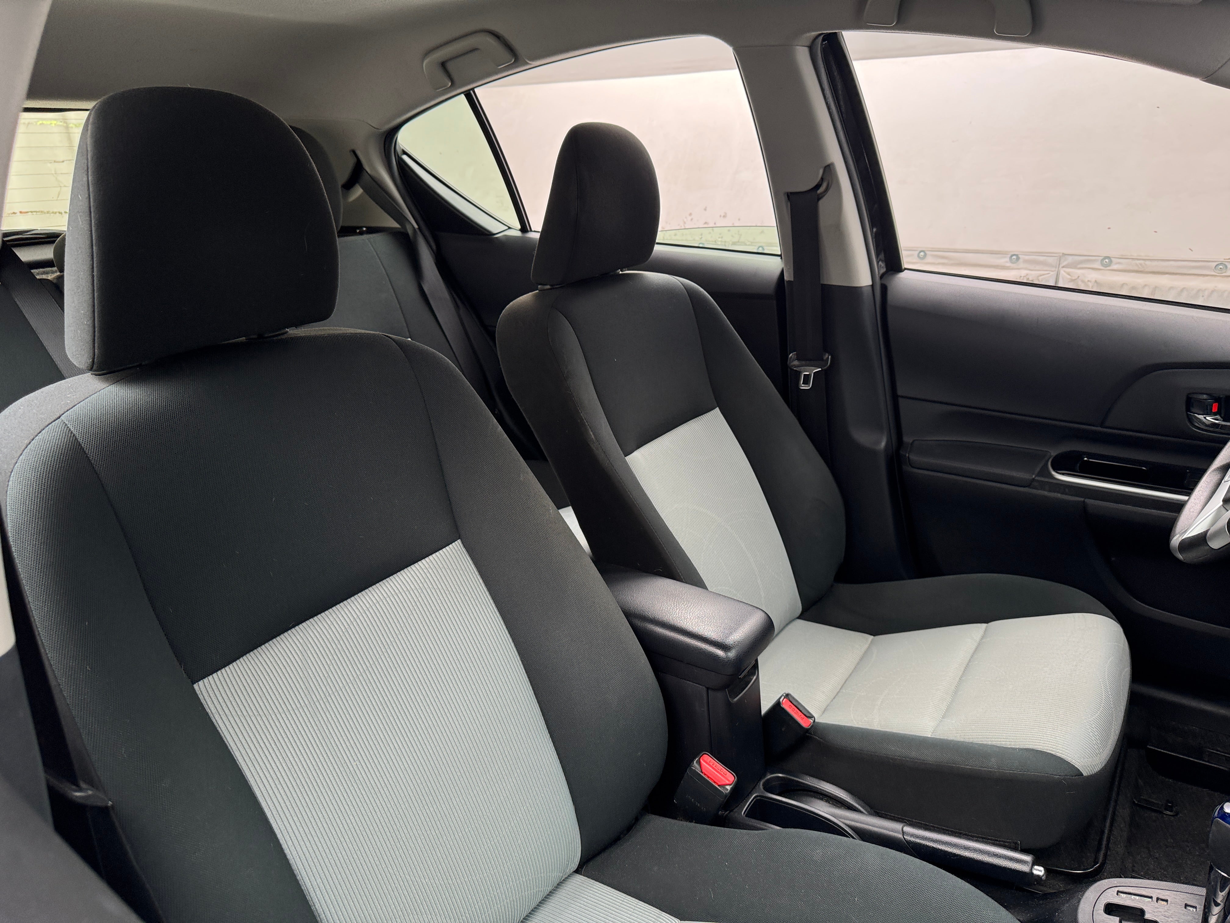 2016 Toyota Prius c Persona Series 2