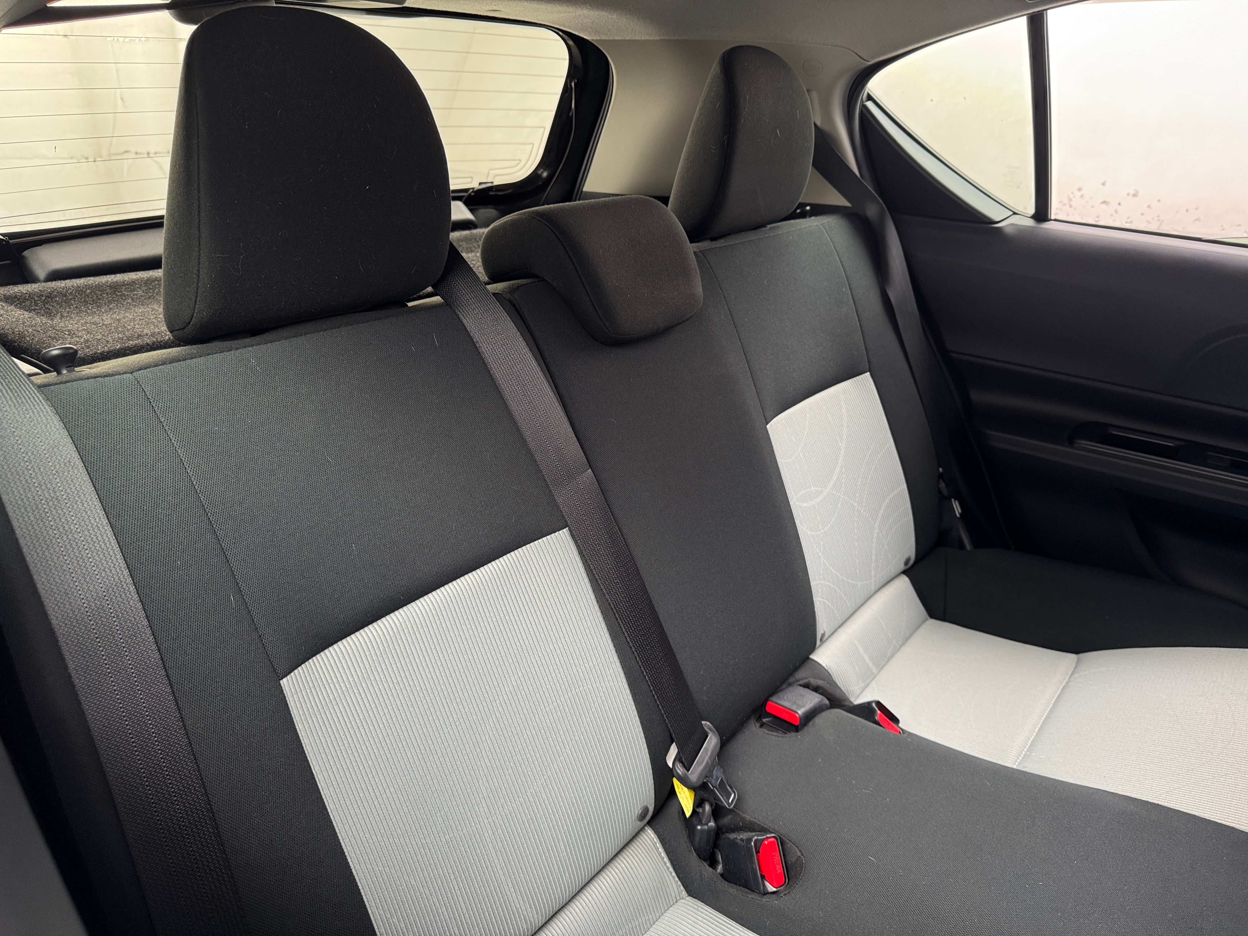 2016 Toyota Prius c Persona Series 6