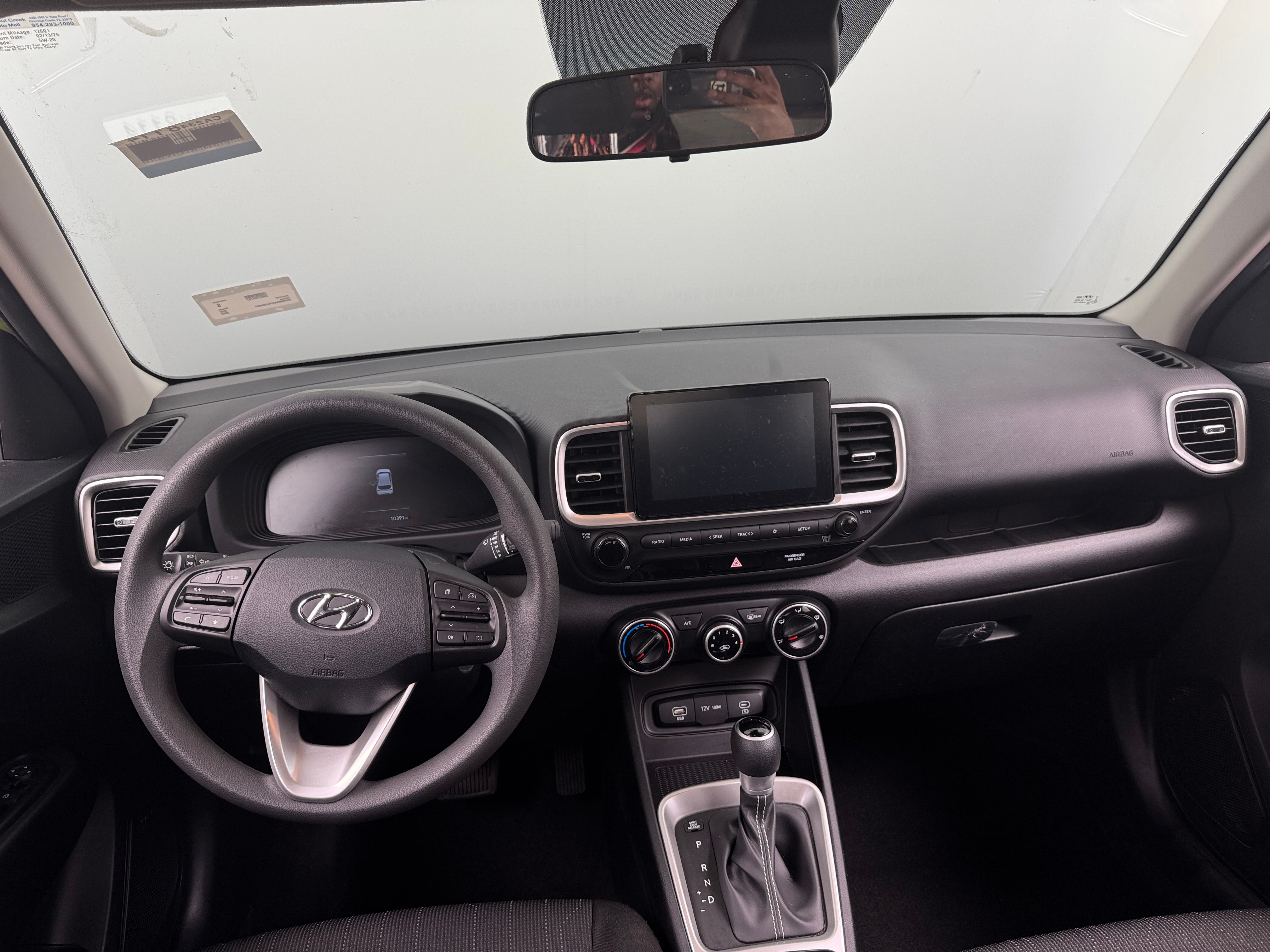 2024 Hyundai Venue SE 3