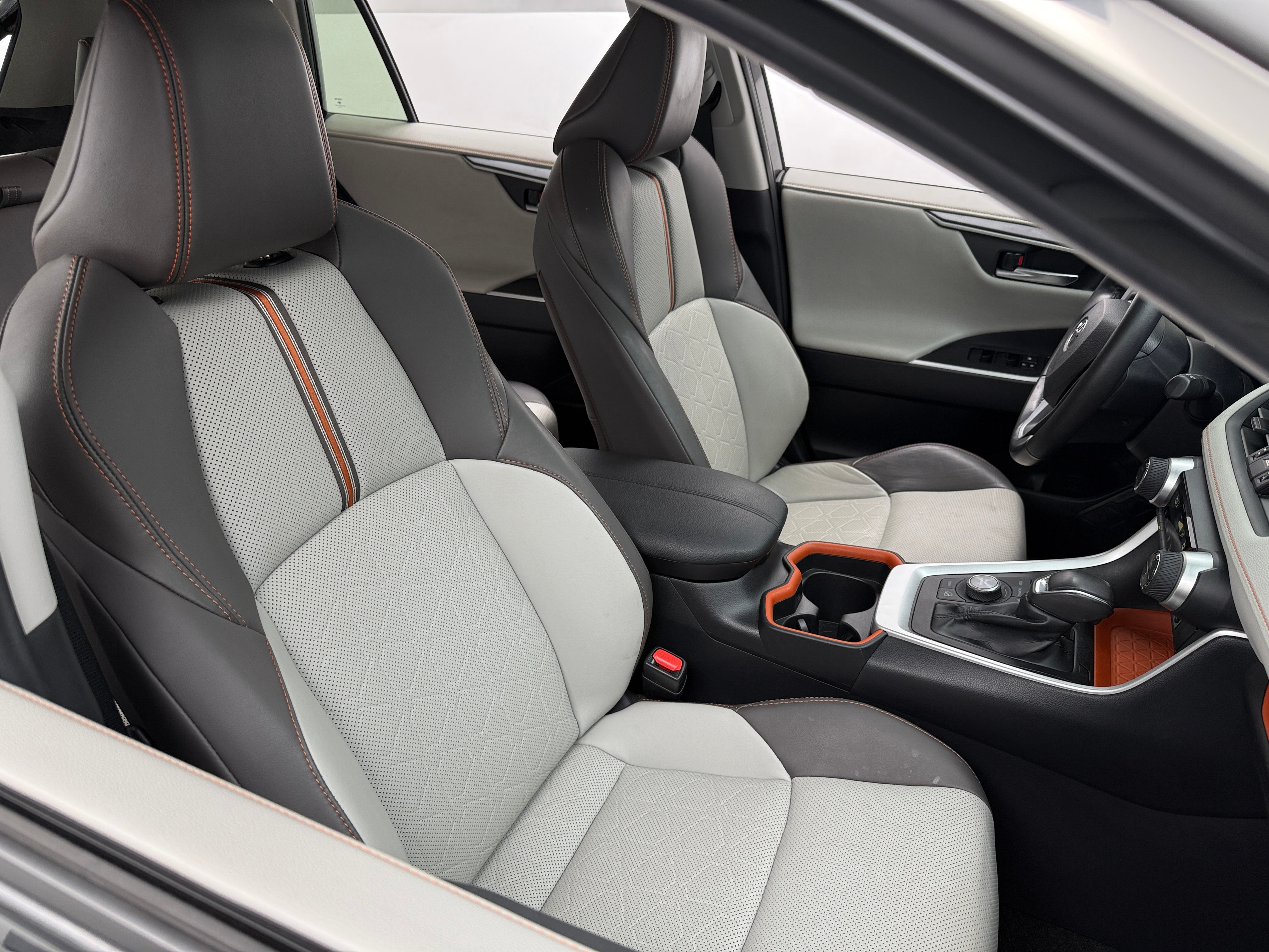 2019 Toyota RAV4 Adventure 2