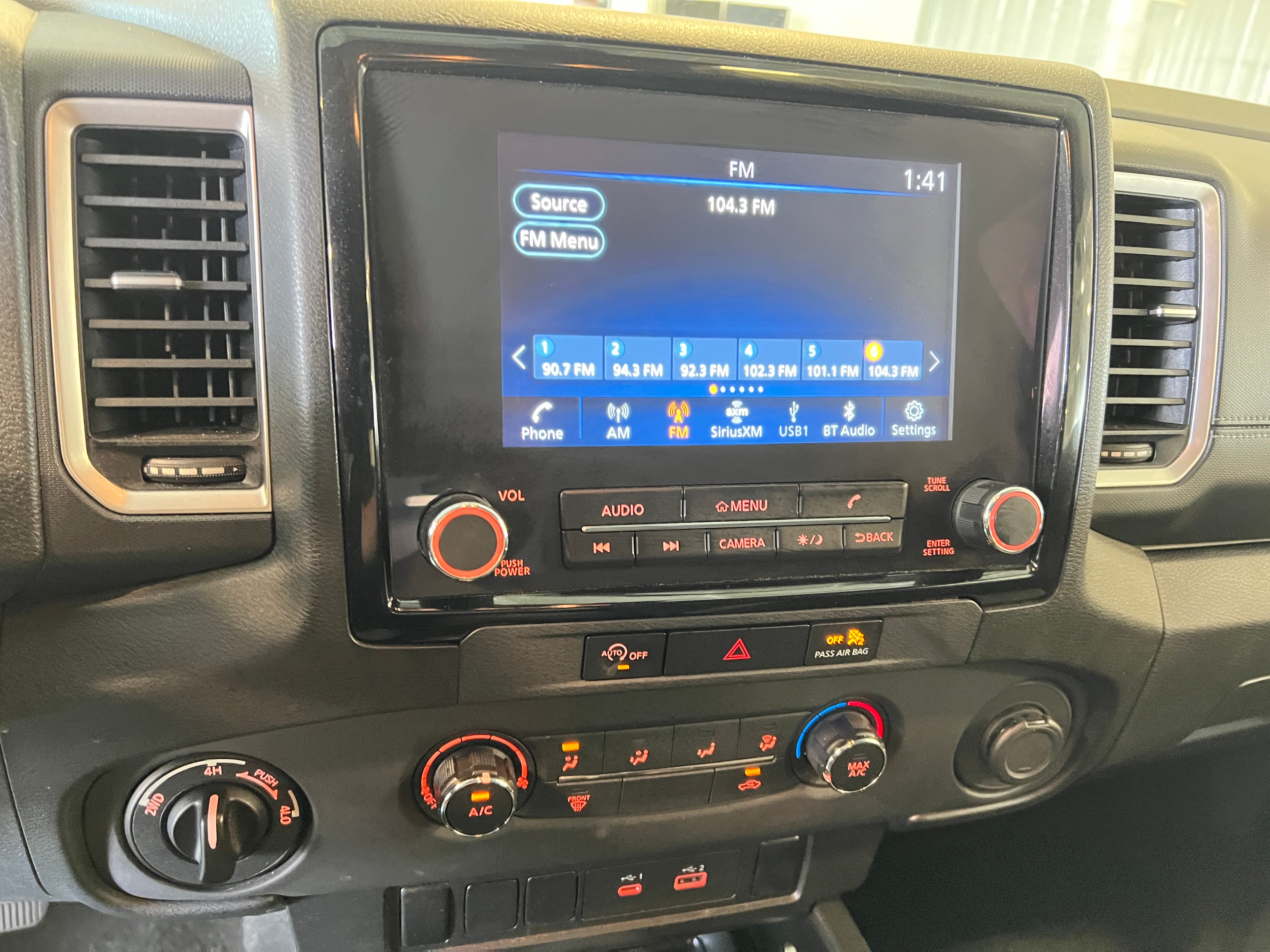 2023 Nissan Frontier SV 4