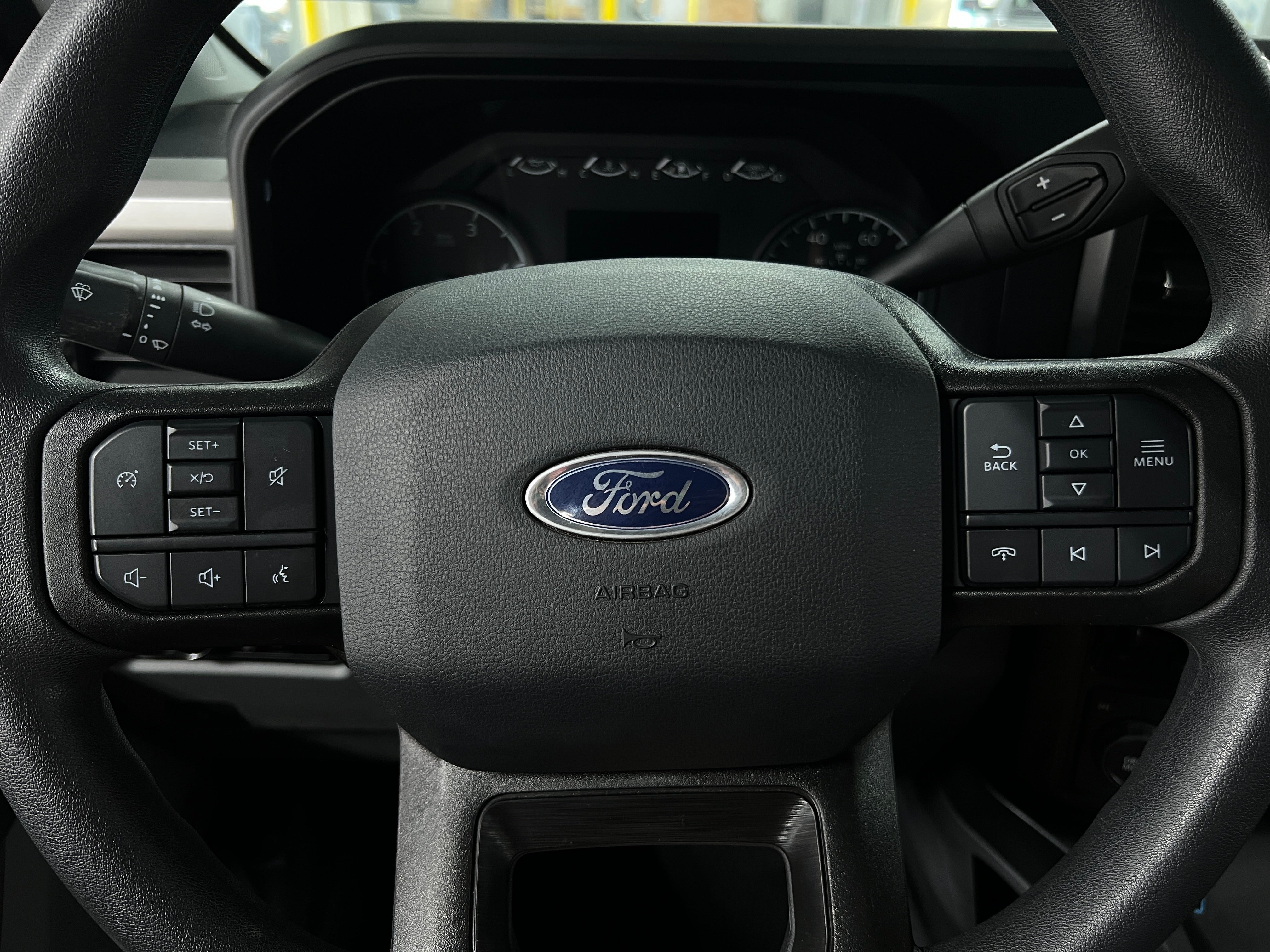 2023 Ford Econoline E-350 5