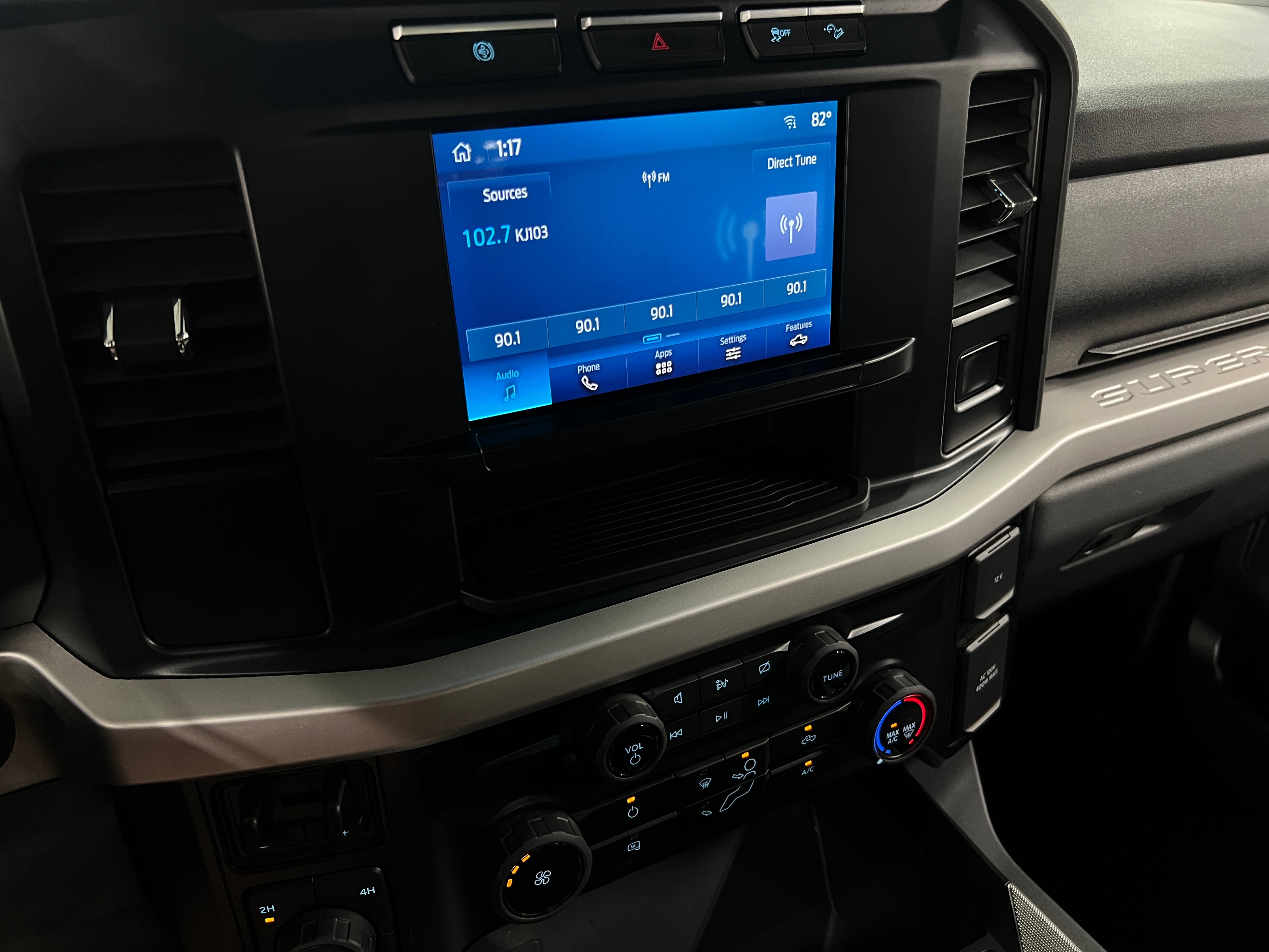 2023 Ford Econoline E-350 4