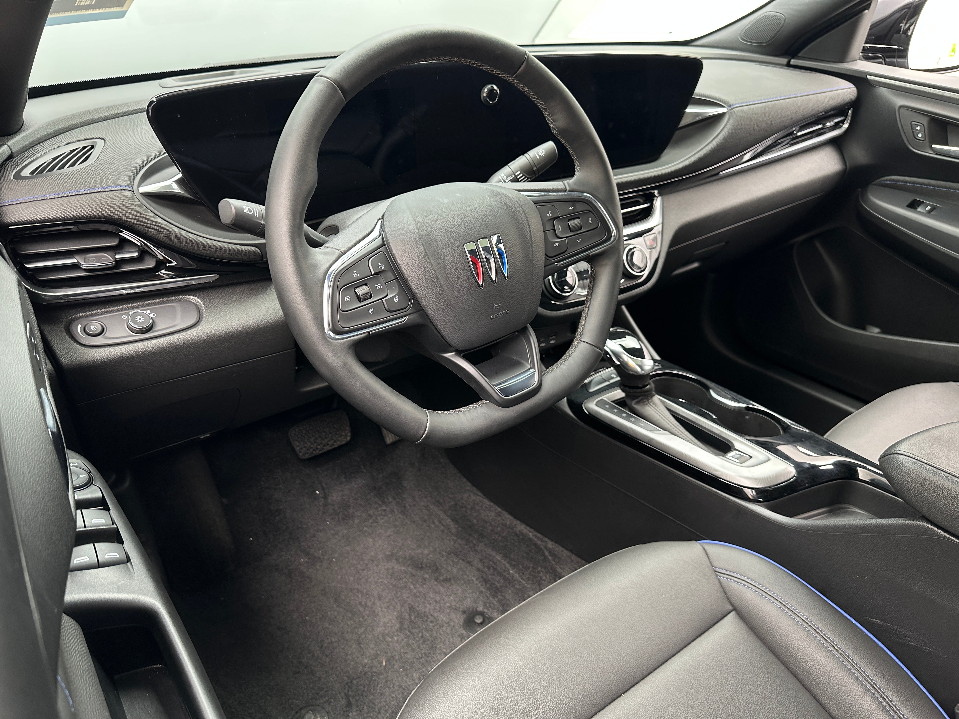 2024 Buick Envista Sport Touring 2