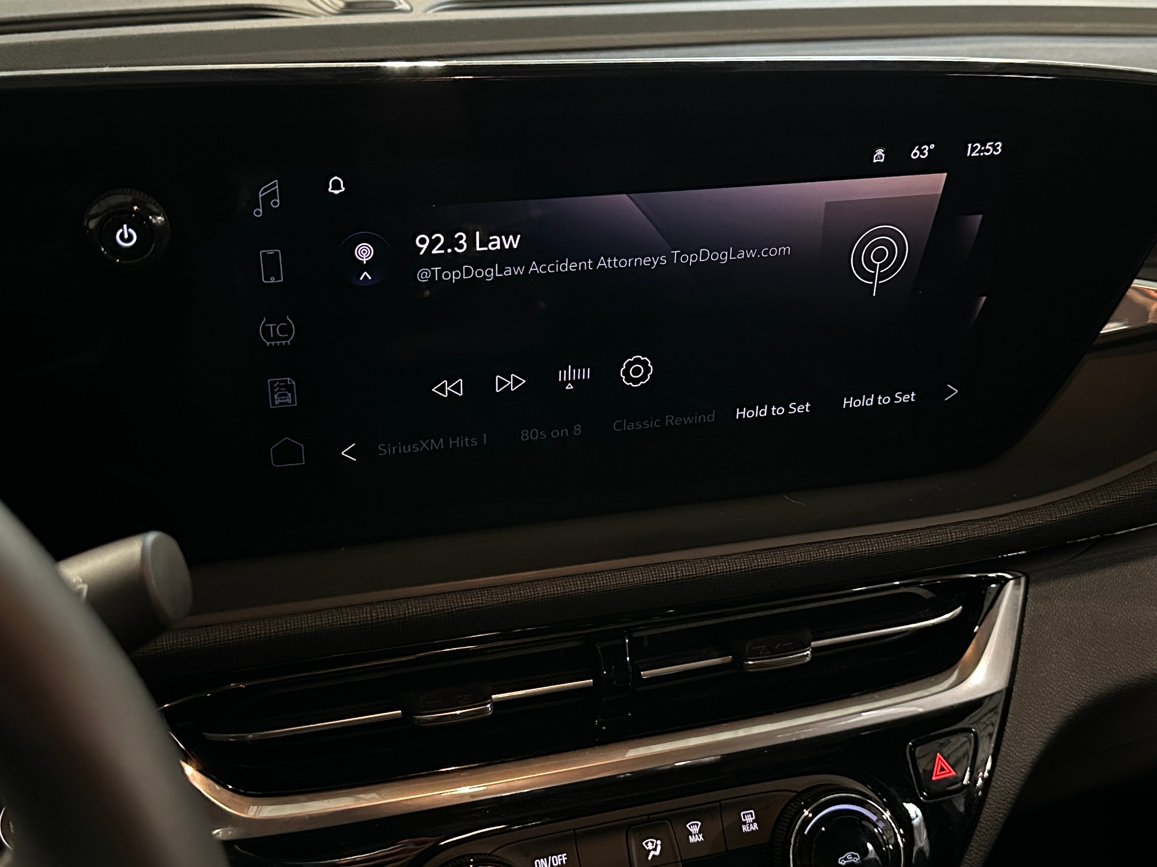 2024 Buick Envista Sport Touring 3