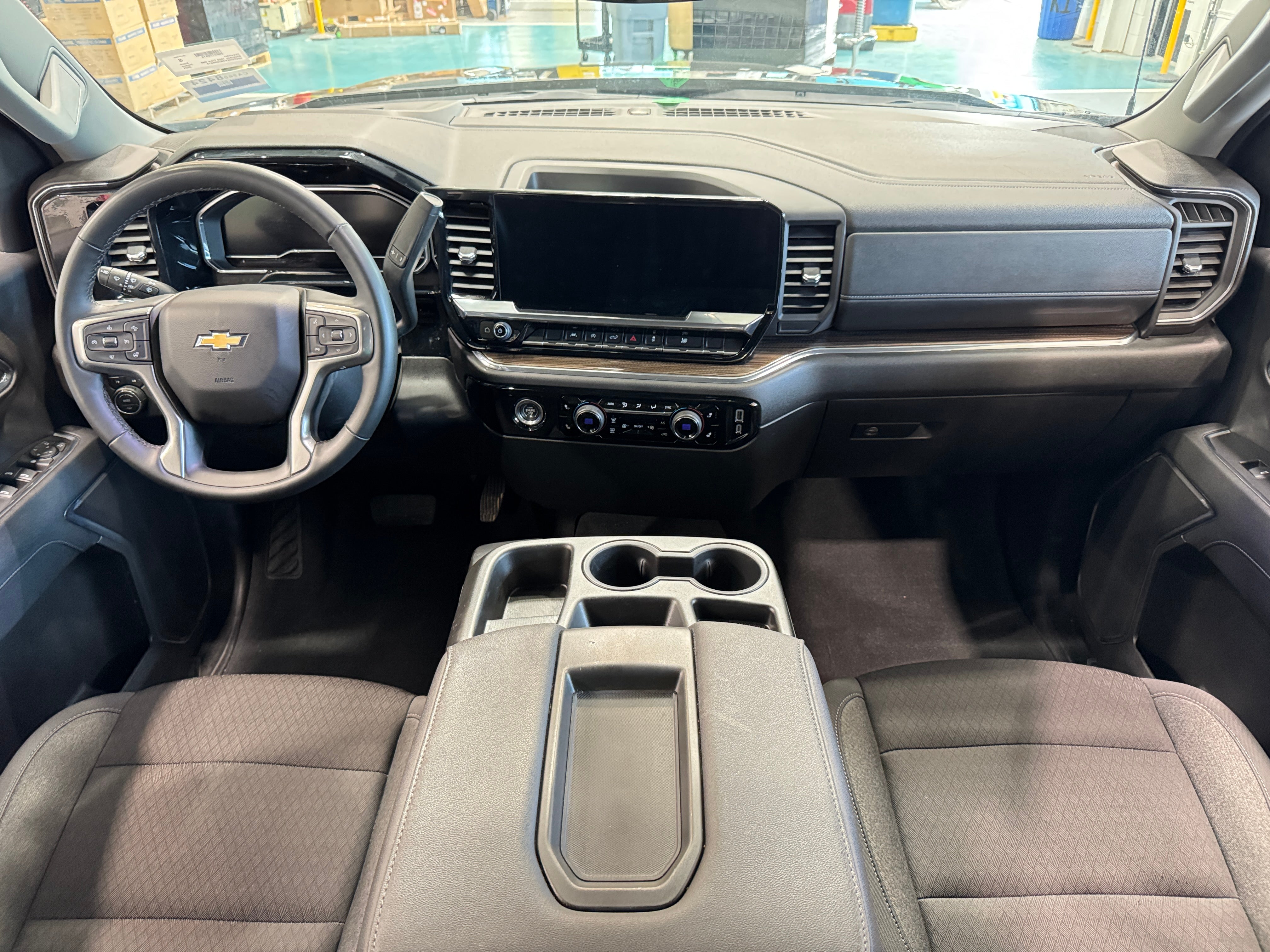 2024 Chevrolet Silverado 1500 LT 3