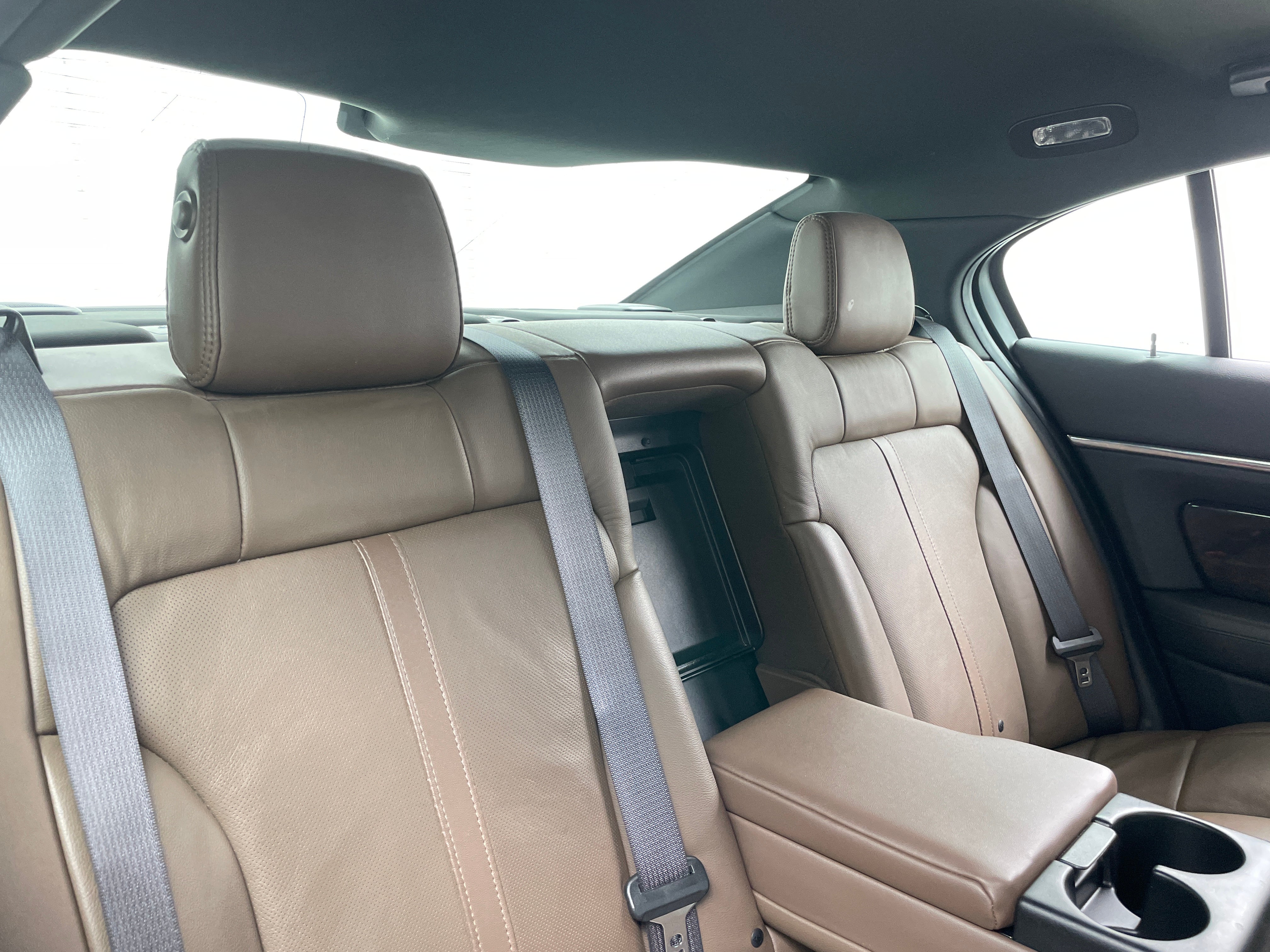 2016 Lincoln MKS  5