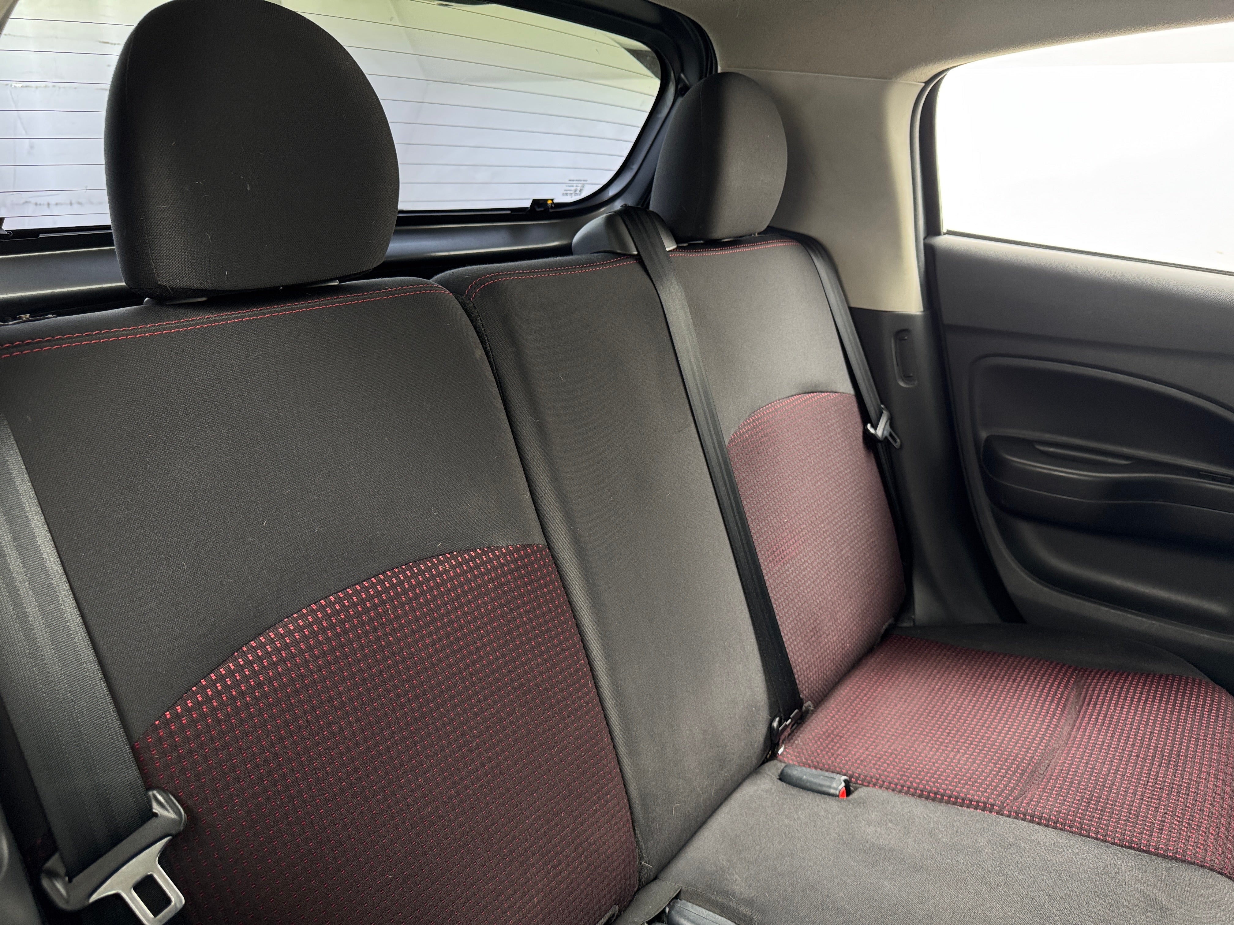 2019 Mitsubishi Mirage LE 6