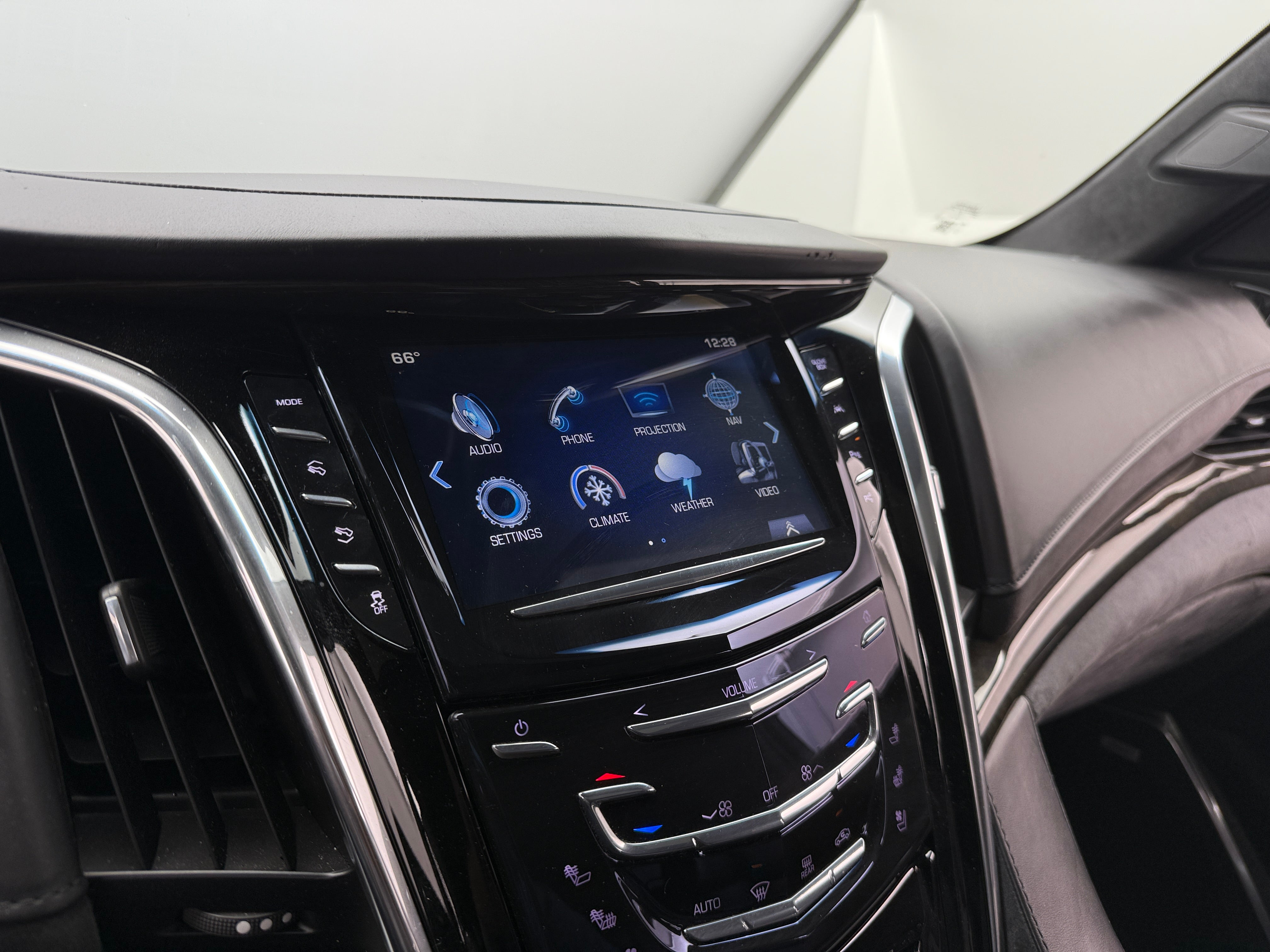 Thumbnail: 2017 Cadillac Escalade - 3