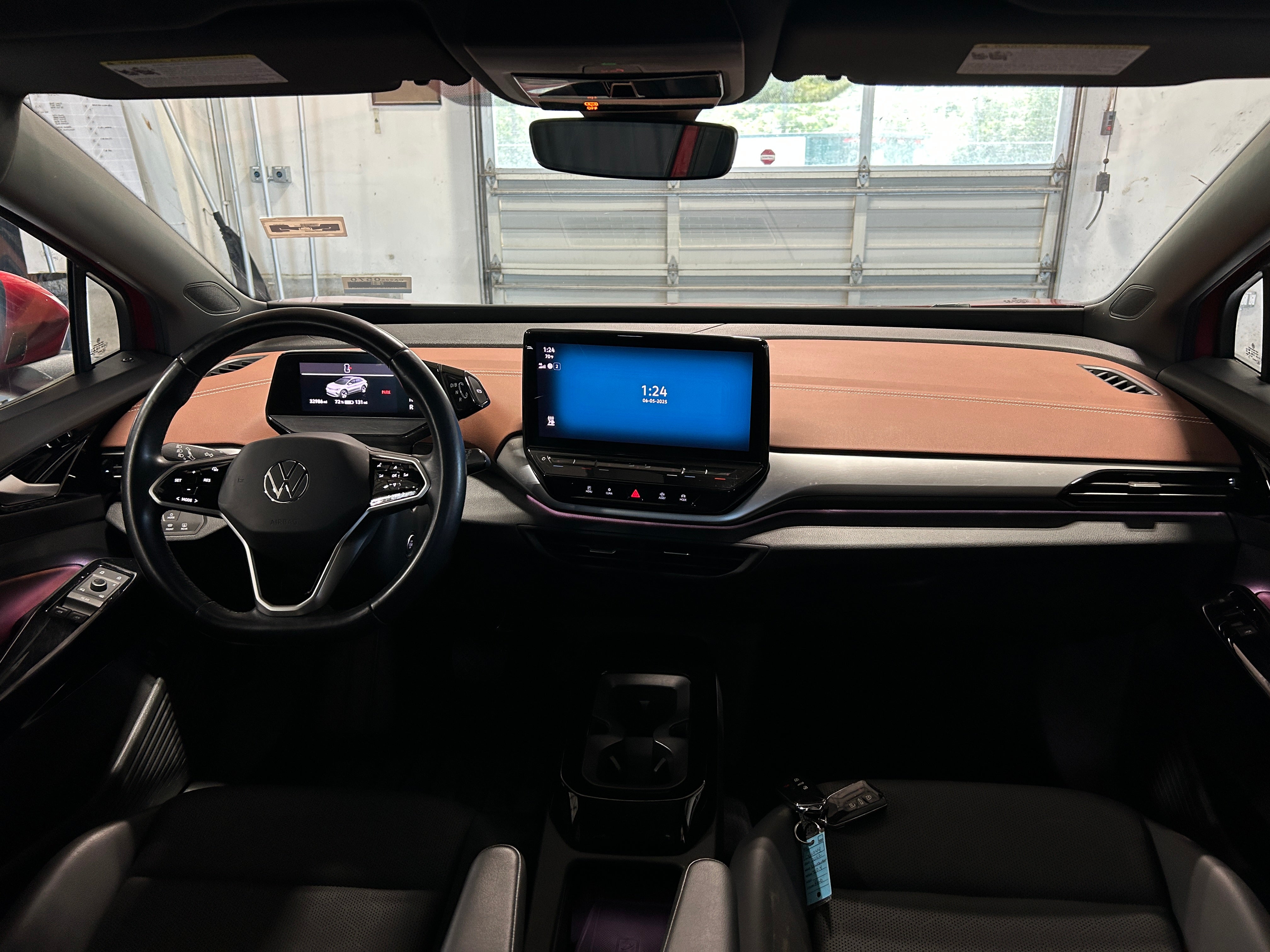 2022 Volkswagen ID.4 Pro S 2
