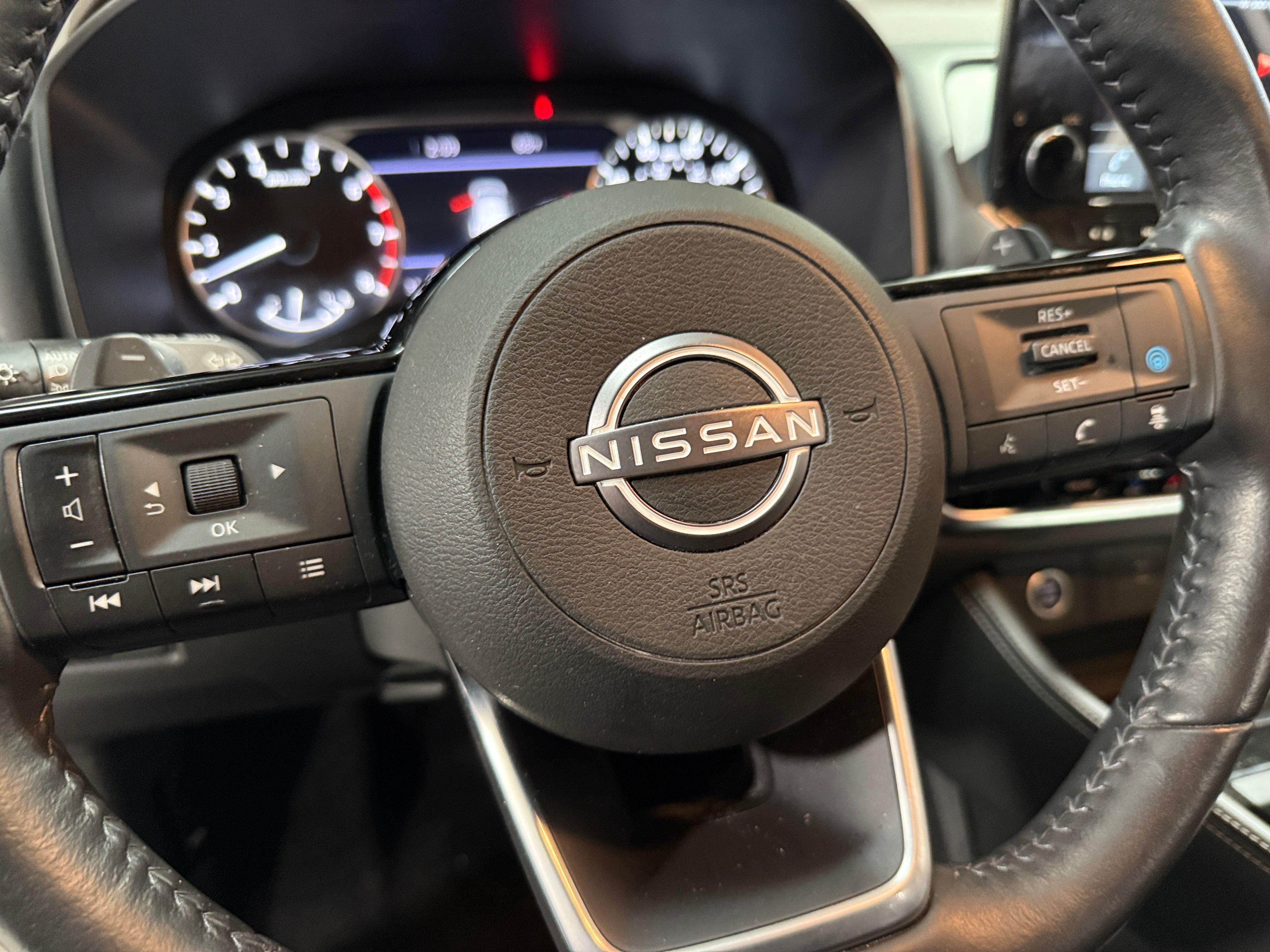 2022 Nissan Rogue SL 4
