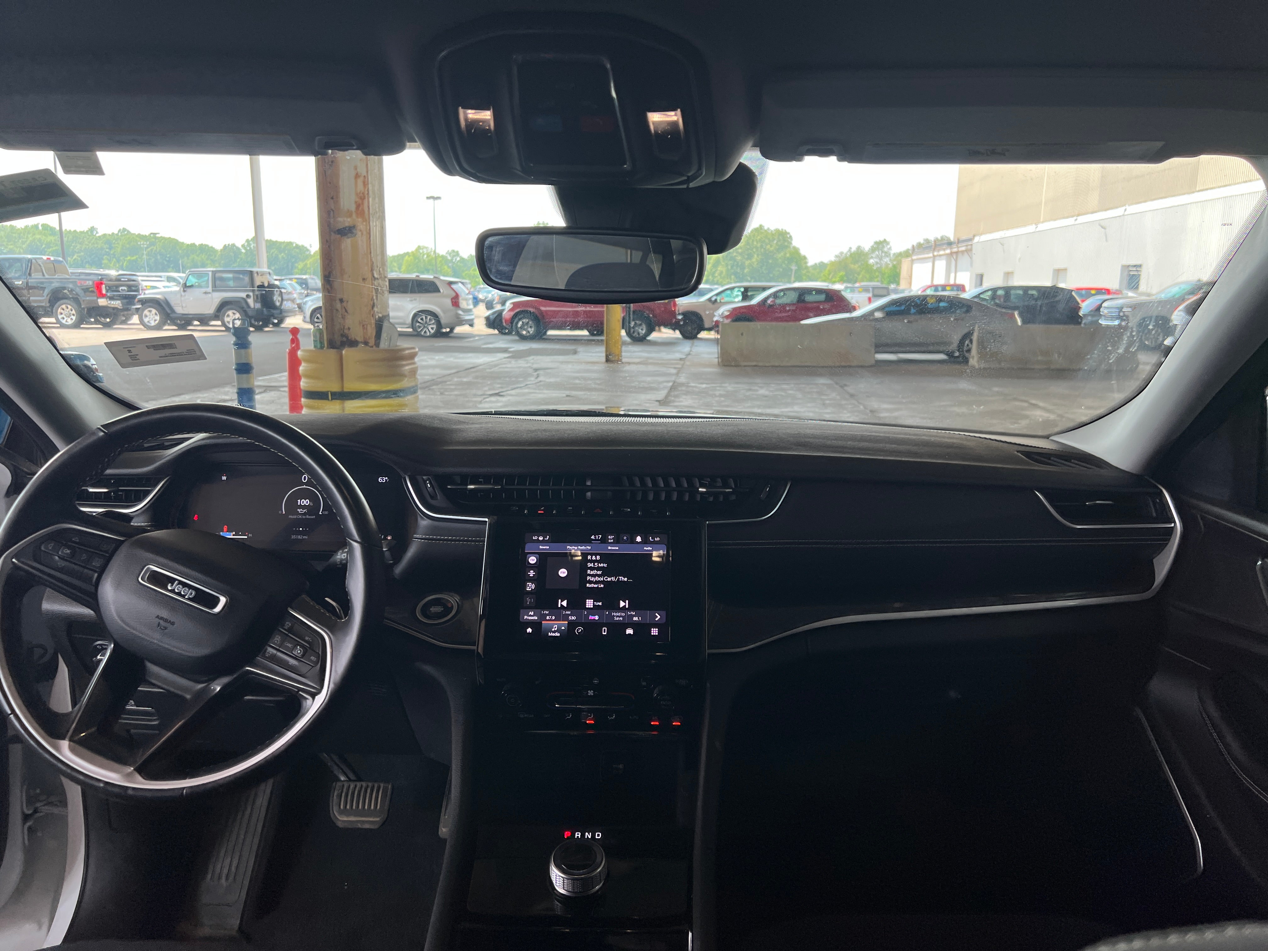 2022 Jeep Grand Cherokee L Laredo 3